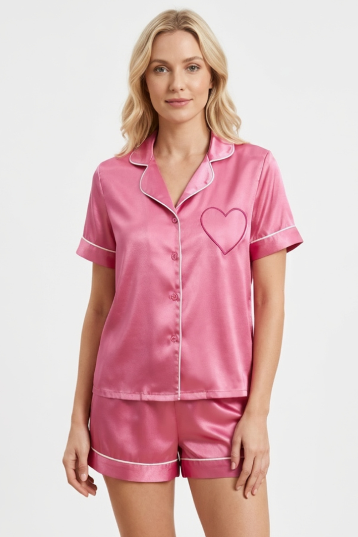 Pembe Biye Detaylı Saten Şortlu Dokuma Pijama Takımı