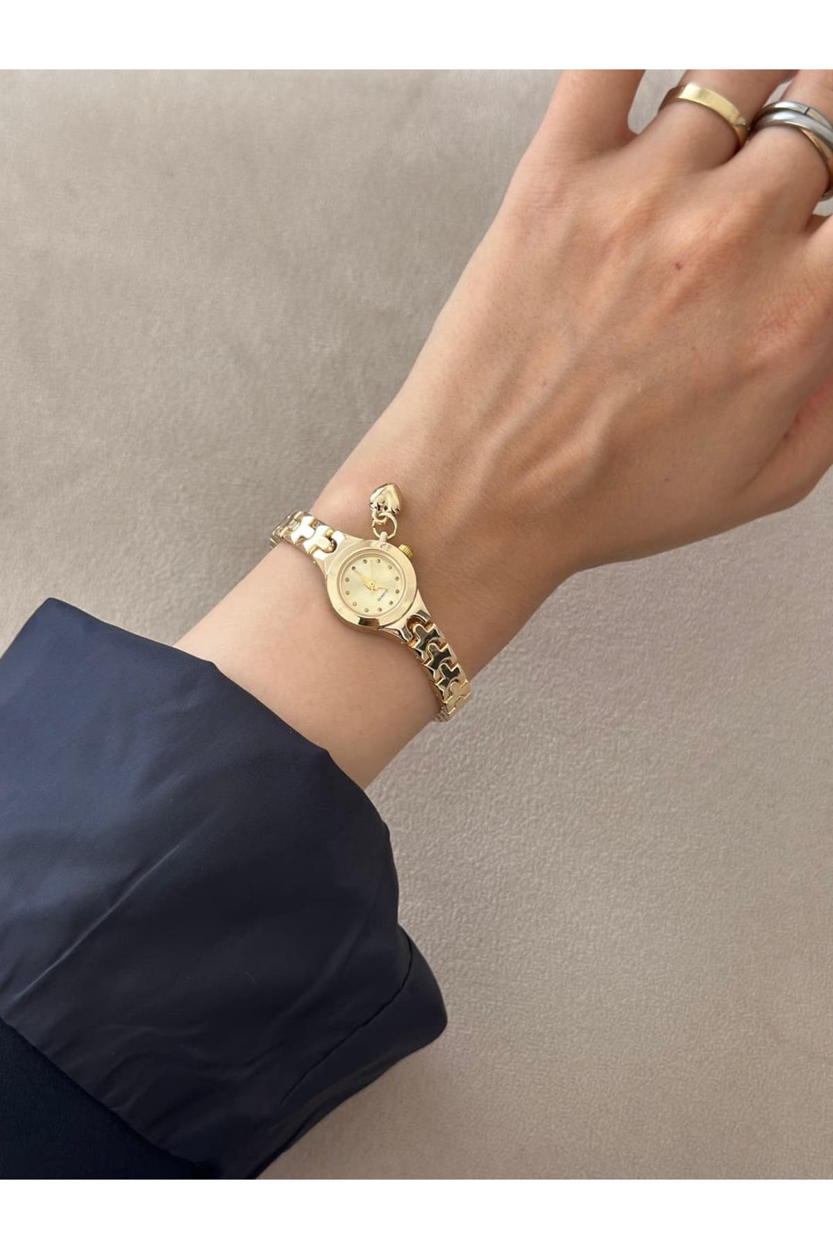 MERW Gendry Model Gold Sarı Renk Vintage Seri Metal Kordon Kadın Kol Saati görsel 2