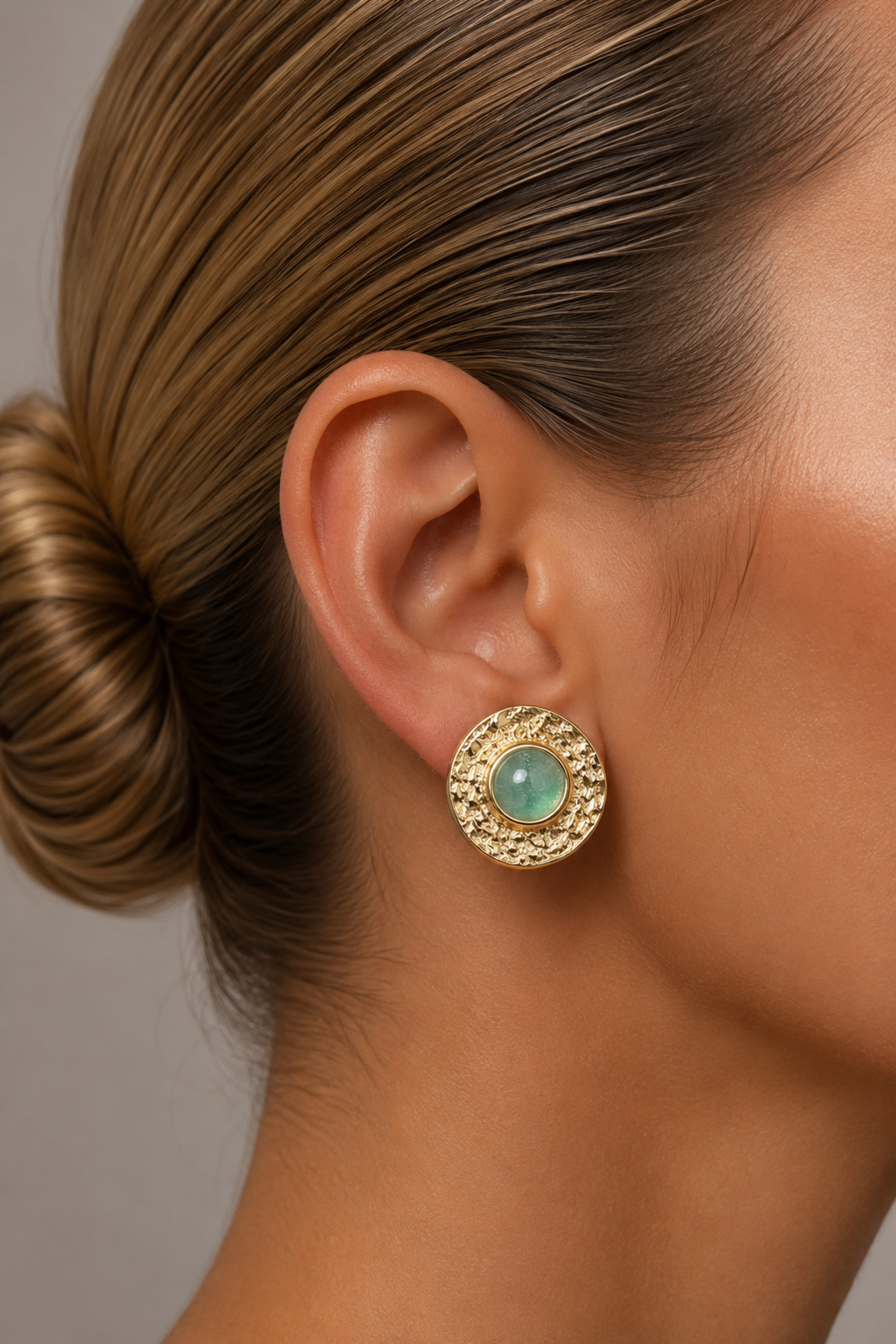 Amélie Women's Yellow Steel Earrings - Vintage Nail Earrings with Green Gemstone