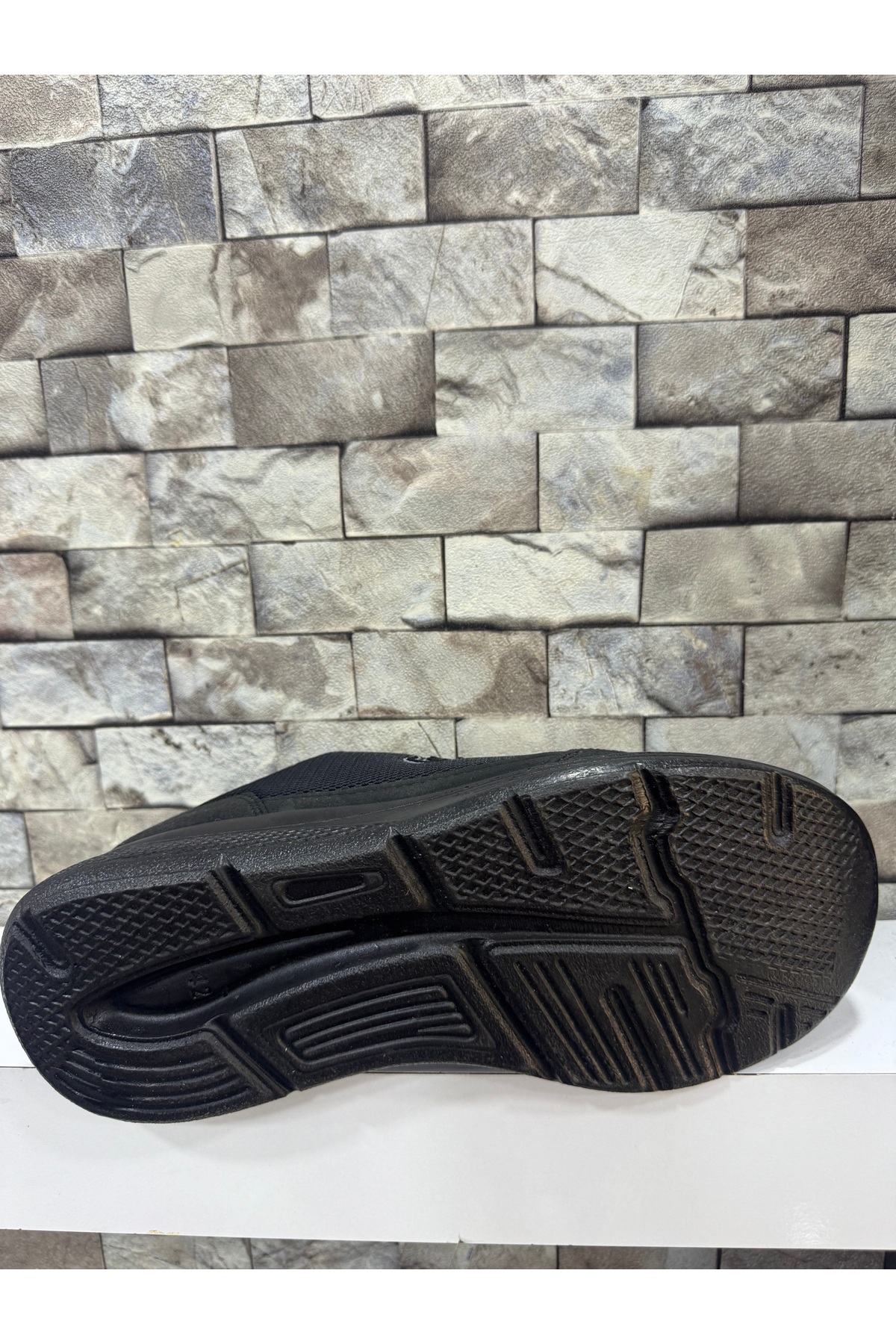کفش ورزشی راه رفتن بدون توری الاستیک AQUA COMFORT — مشکی آکوا — تصویر 2 از 3