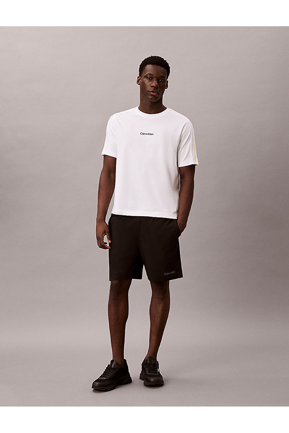 تیشرتزنانهCalvin Kleinسفید