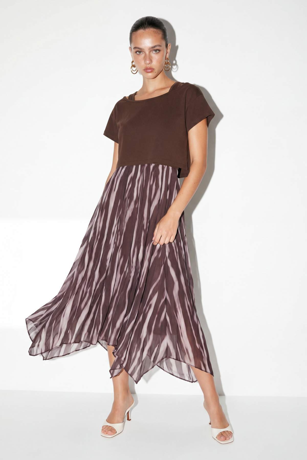 Drop by Trendyolmilla Kahverengi Kayık Yaka Örme Askılı Şifon Elbise TDRSS26EL00042