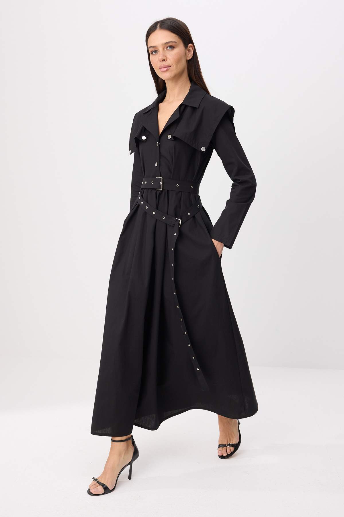 Trendyolmilla Modest Siyah Metal Aksesuarlı Çapraz Kemerli Eteği Belden Açılan Dokuma Tesettür Elbise TCTSS26EB00159