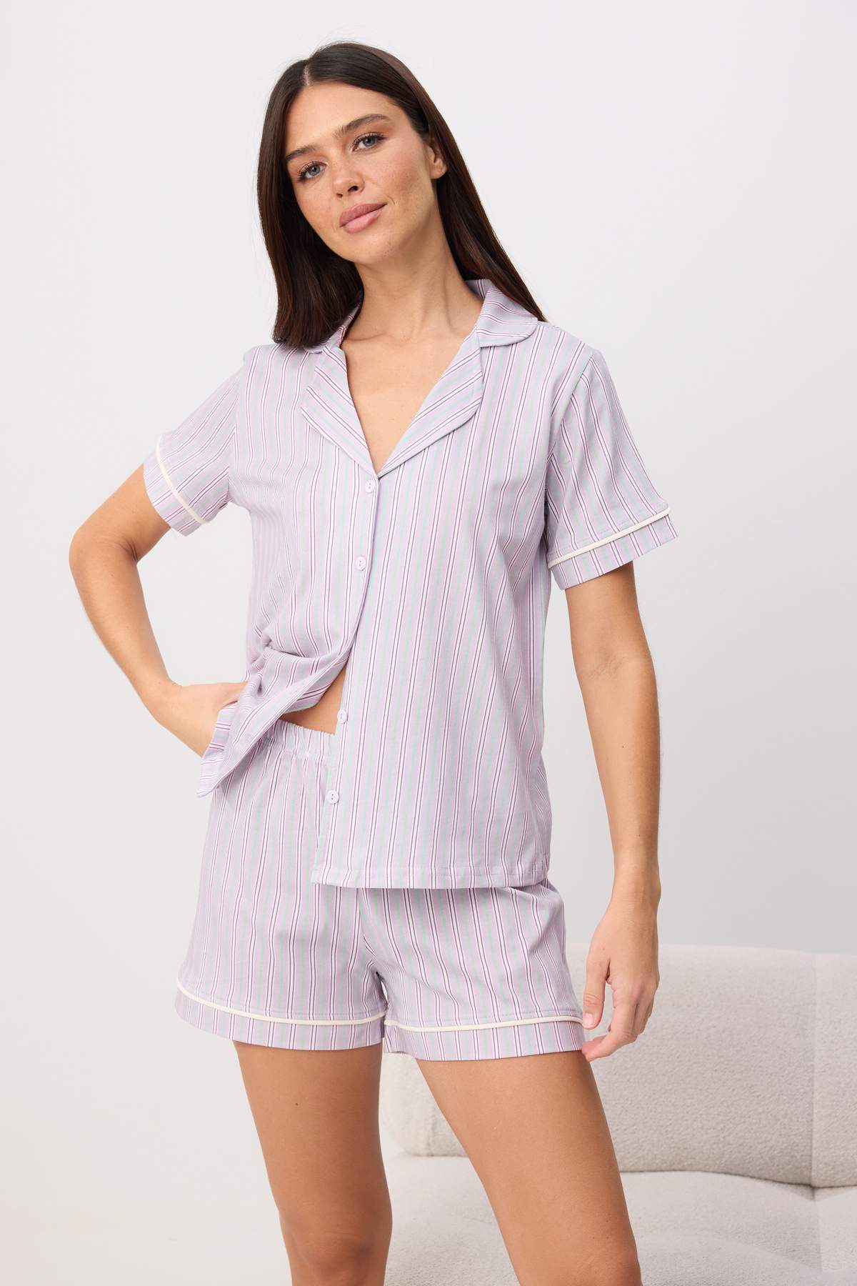 Trendyol Kollektion Lila-Mehrfarbiges gestricktes Pyjama-Set aus 100 % Baumwo...