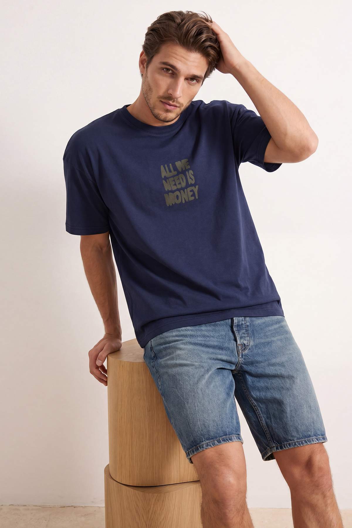 Trendyolmilla Man Lacivert Oversize/Geniş Kalıp Slogan Baskılı T-Shirt TMNSS26TS00071