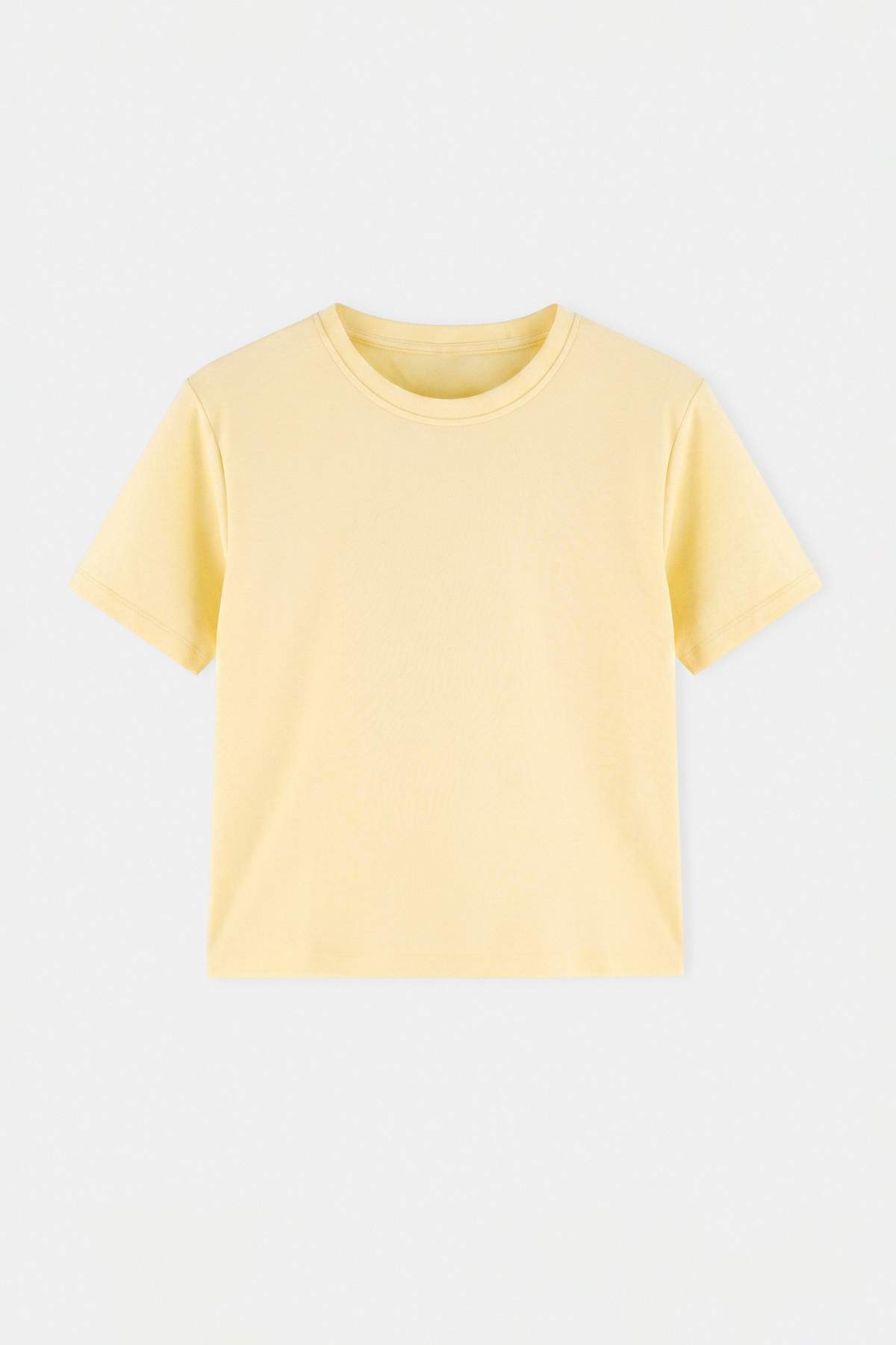 Trendyolmilla Açık Sarı Düz Regular Bisiklet Yaka Standart Kol Kısa İnterlok Örme T-Shirt TWOSS26TS00064