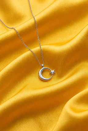 ÇEKİRDEK JEWELRY 925 Ayar Gümüş Ay Yıldız Kolye – Rodaj Kaplama Parlak Şık Ta...
