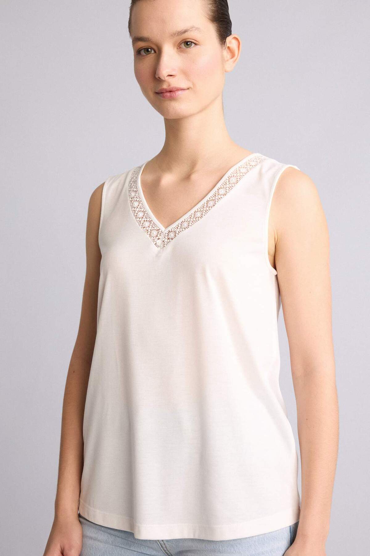 V-Neck Singlet F9396AX25HS