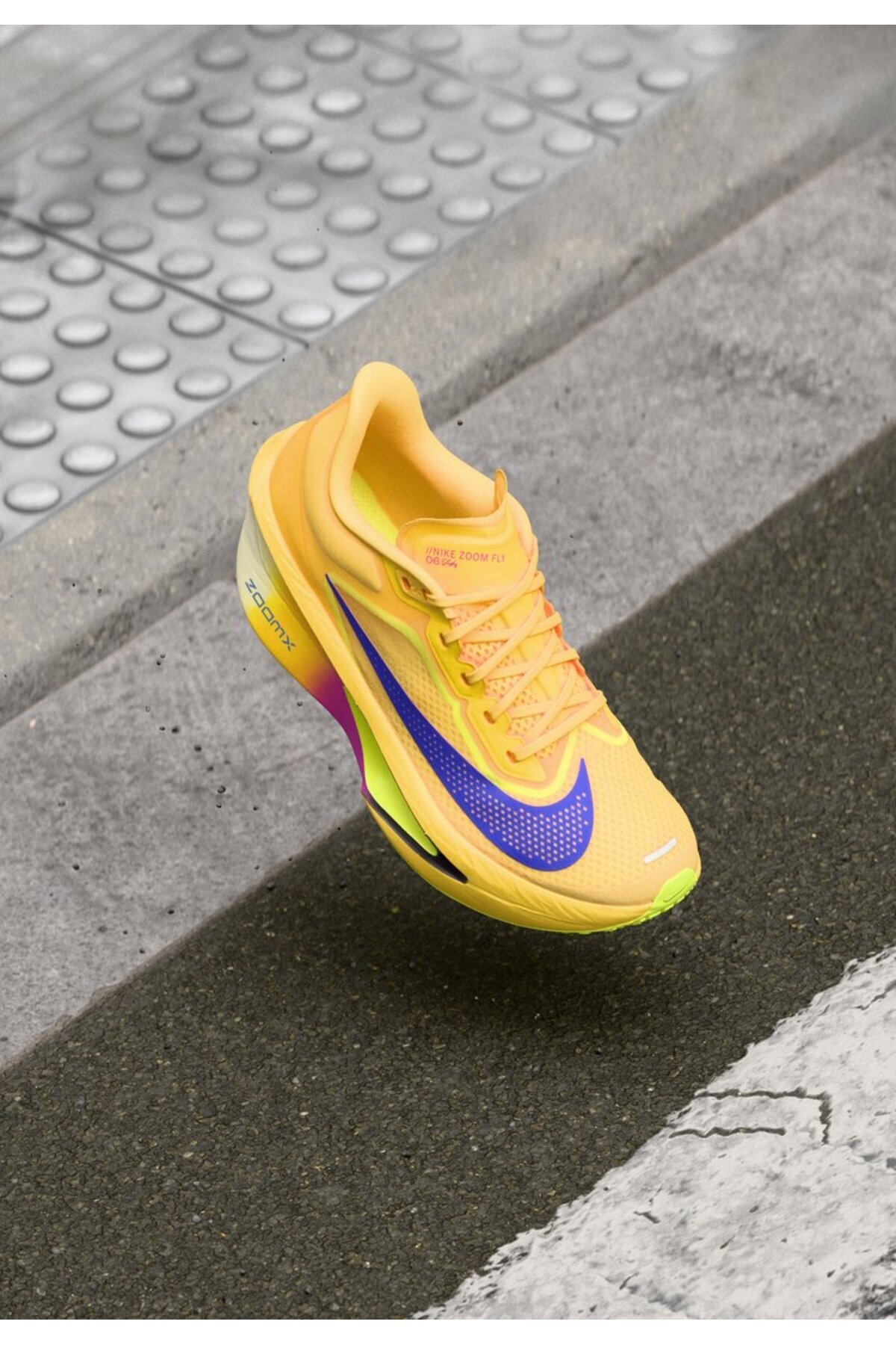 ZOOM FLY 6 Erkek Turuncu Koşu Ayakkabısı FN8454-800 — رنگارنگ LEORASNFN8454