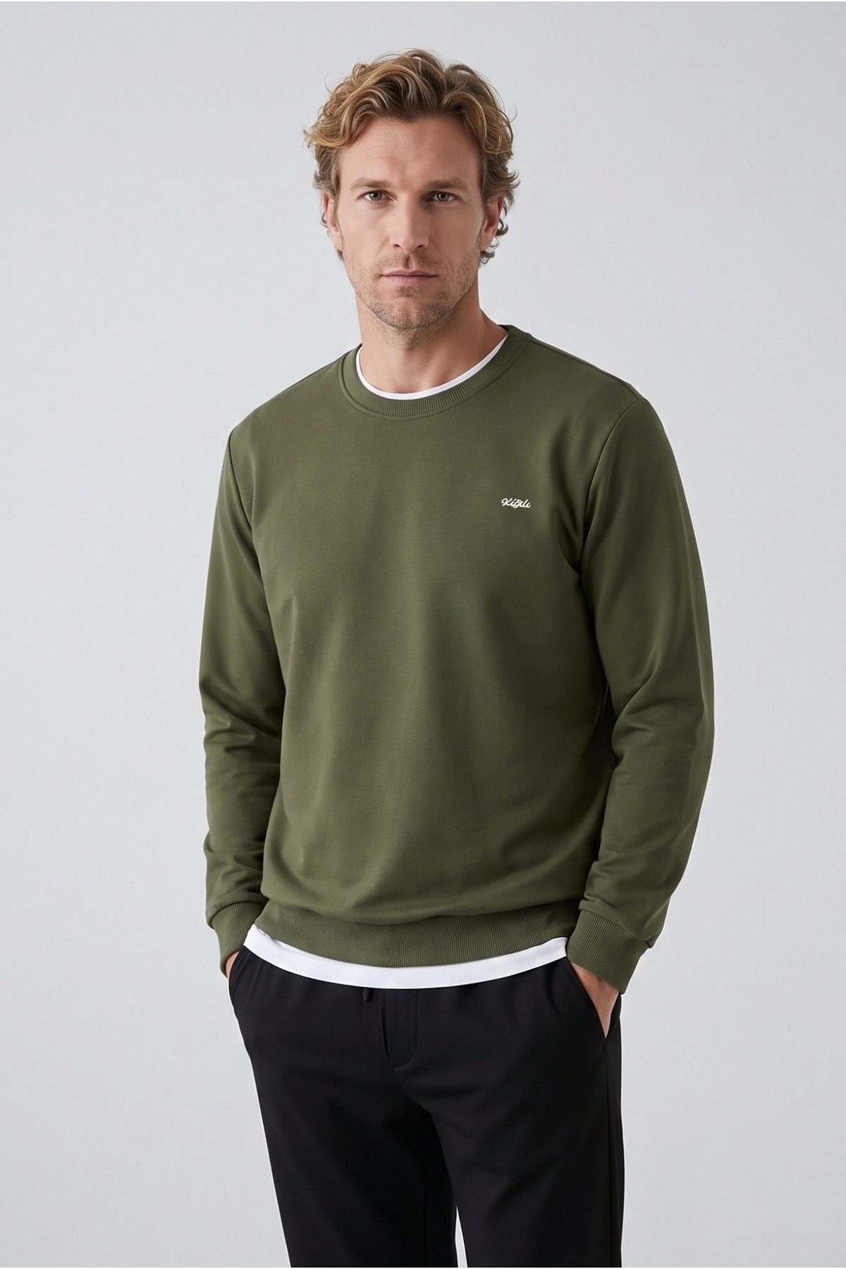Kiğılı Bisiklet Yaka Regular Fit Nakışlı Basic İnce Sweatshirt
