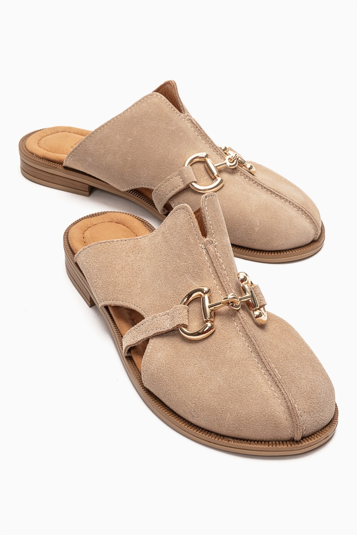LuviShoes FAVOR Bež zamašnjak od prave kože zatvorene ženske papuče