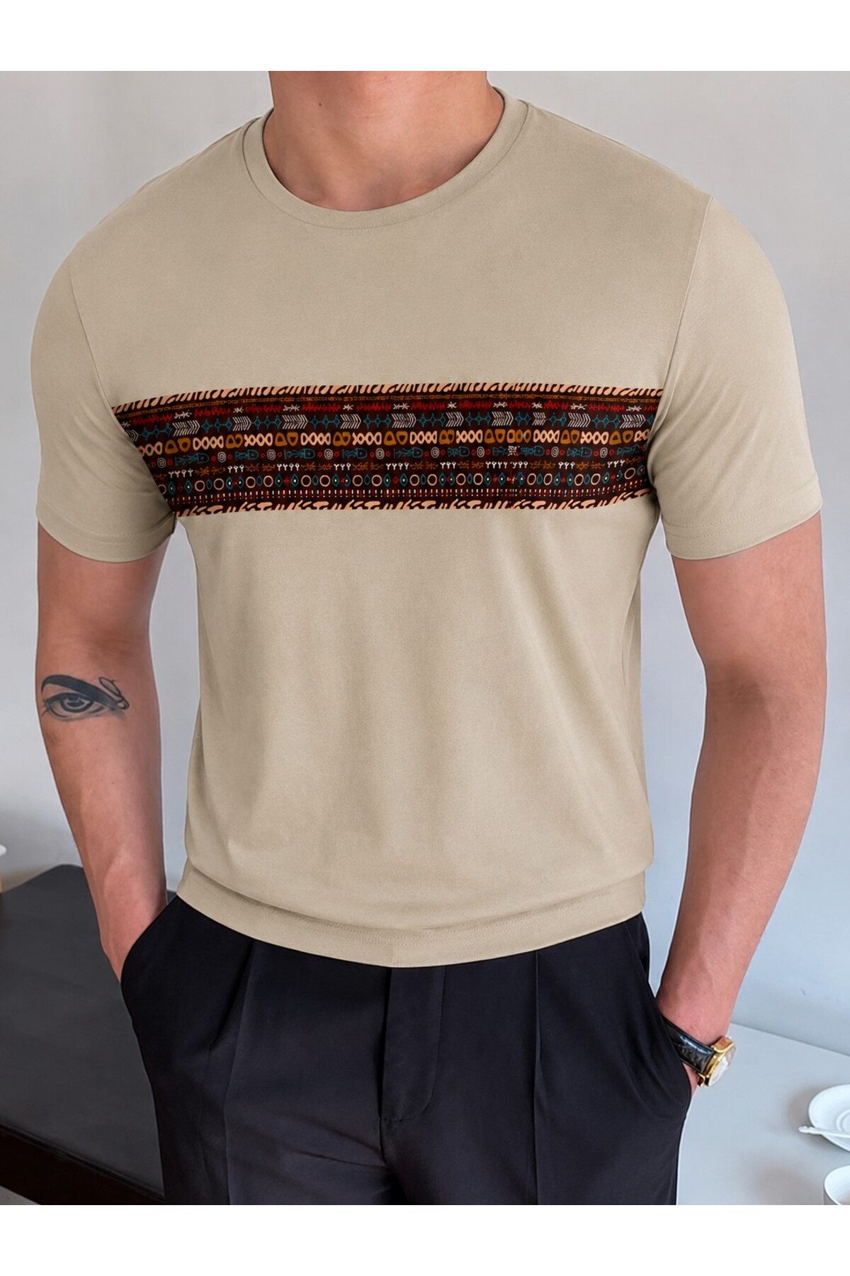 . Men's Ethnic Printed Cotton Stretch Combed Cotton Shoulder Fitting Belly Waist Nude T-Shirt