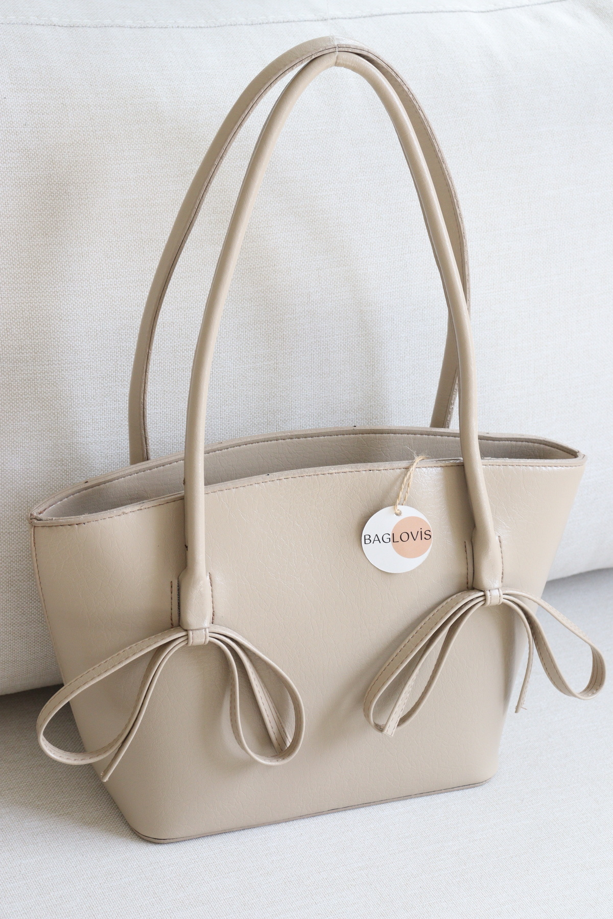 Soft Leather Shoulder Bag with Lace Detail Large Inner Volume Sleeve Bag En33 Size23