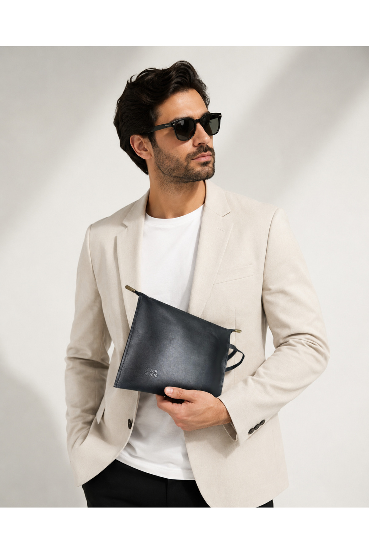 PLUSH STUDIO ISTANBUL NOIR CASE Hakiki Deri Clutch El Çantası | Şık, Minimal & Zamansız Tasarım görsel 3