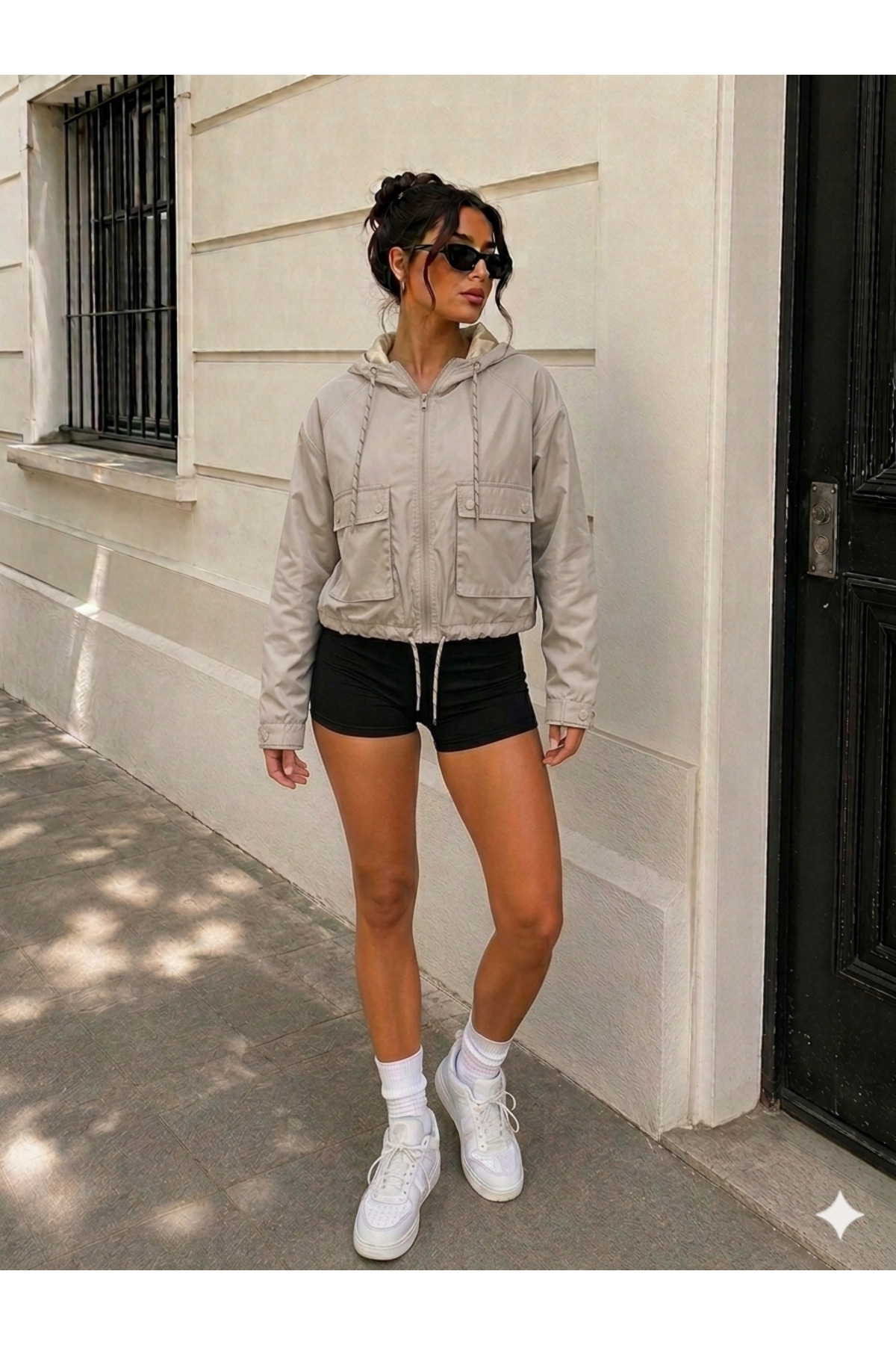 ladyzey kadın bej kapüşonlu crop yağmurluk