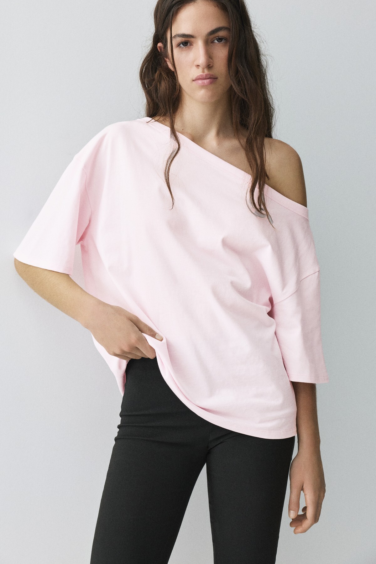 Asymmetrical cut short sleeve tee