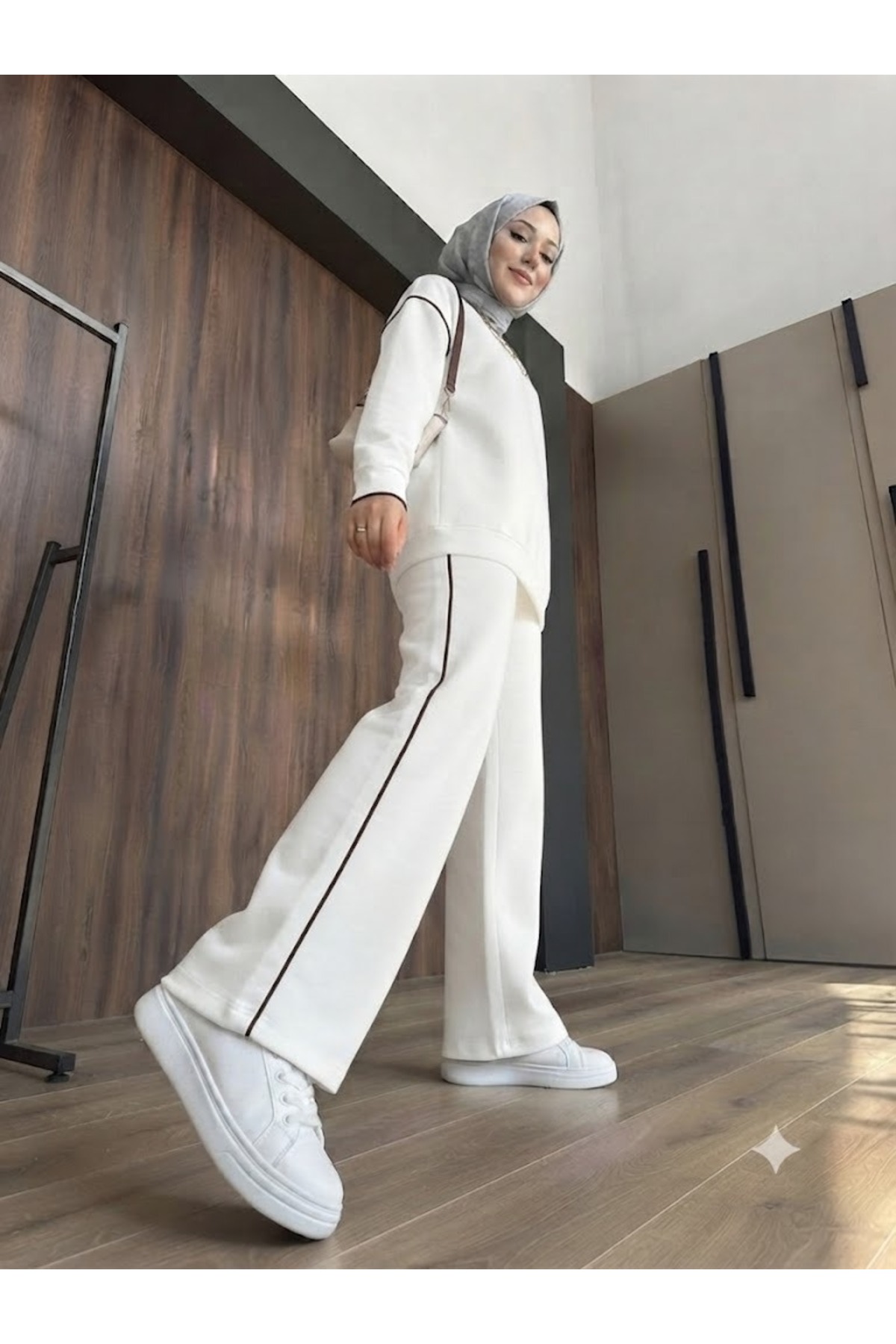 onlymoon Kadın Ara Biyeli Biye Detaylı Alt Üst Takım | Kontrast Şerit Detaylı Oversize Sweatshirt ve Bol Paça Pantolon | Rahat Kalıp Günlük Spor Şık İkili Takım görsel 2