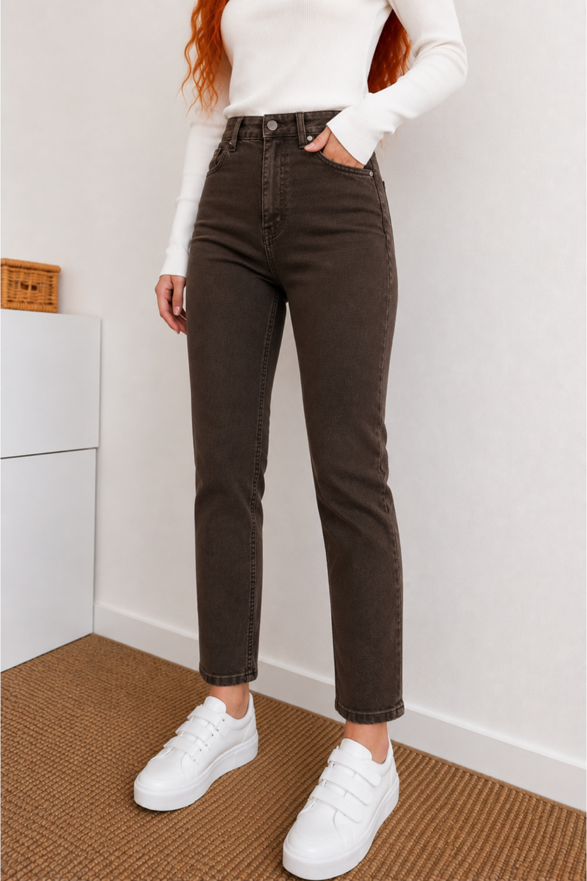 DELDNM Alley Kadın Kahverengi Yüksek Bel Trend Mom Jean görsel 2
