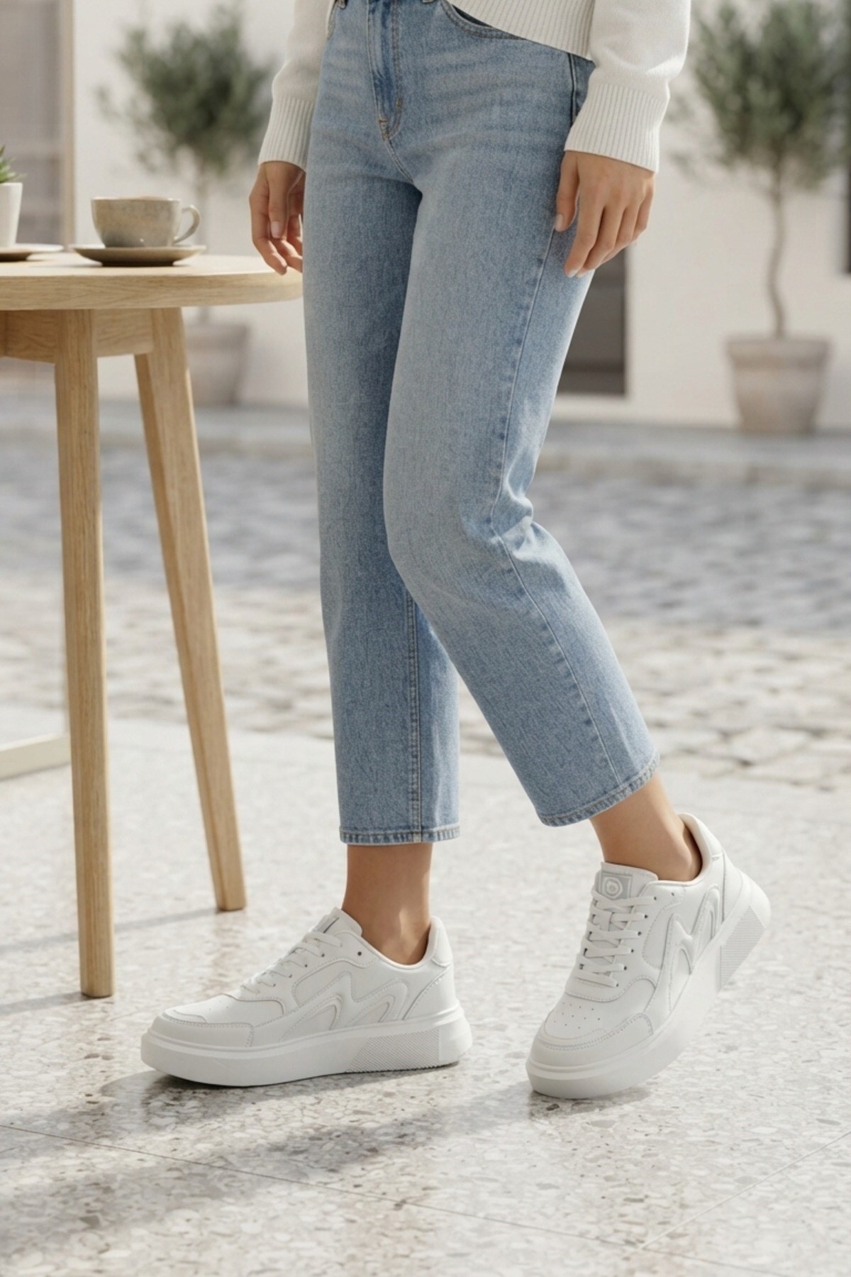 Şık ve Rahat Beyaz Günlük Kadın Sneaker Model