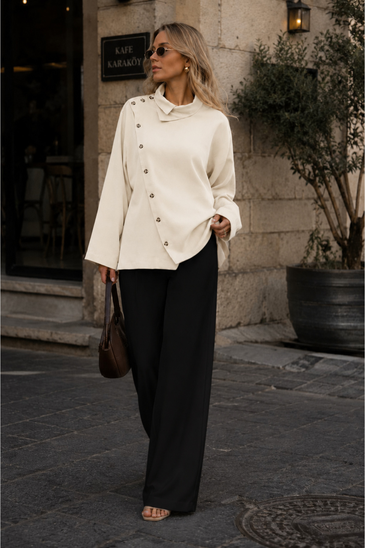 Rute butik Asymmetric buttoned style shirt