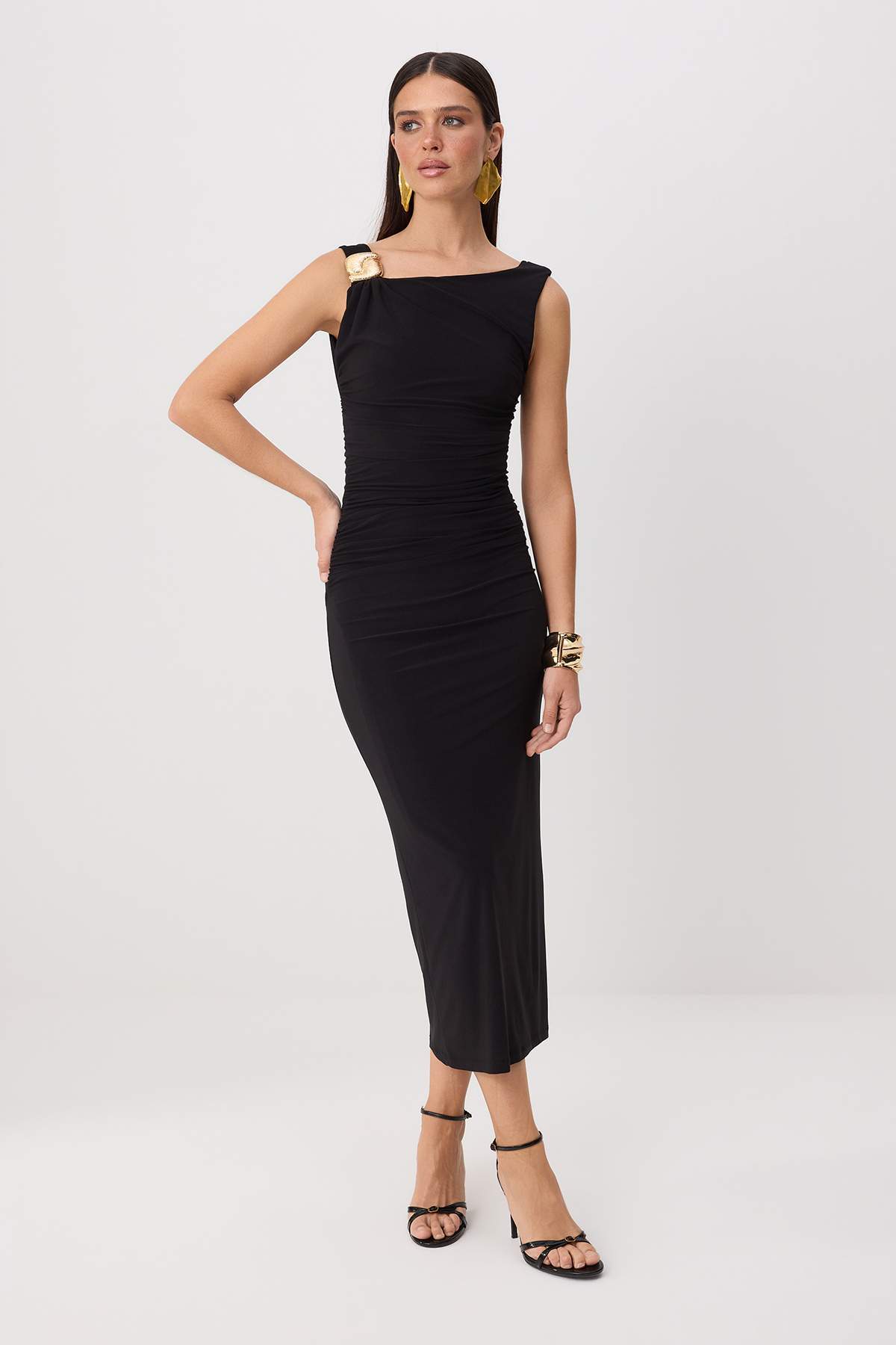 Trendyolmilla Siyah Aksesuar Detaylı Maxi Bodycone/Vücuda Oturan Elbise TPRSS26EL00327