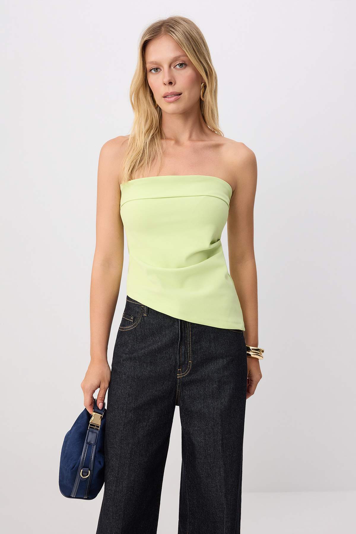 Trendyolmilla Yeşil Straplez Asimetrik Kesim Dokuma Bluz TWOSS25BZ00172