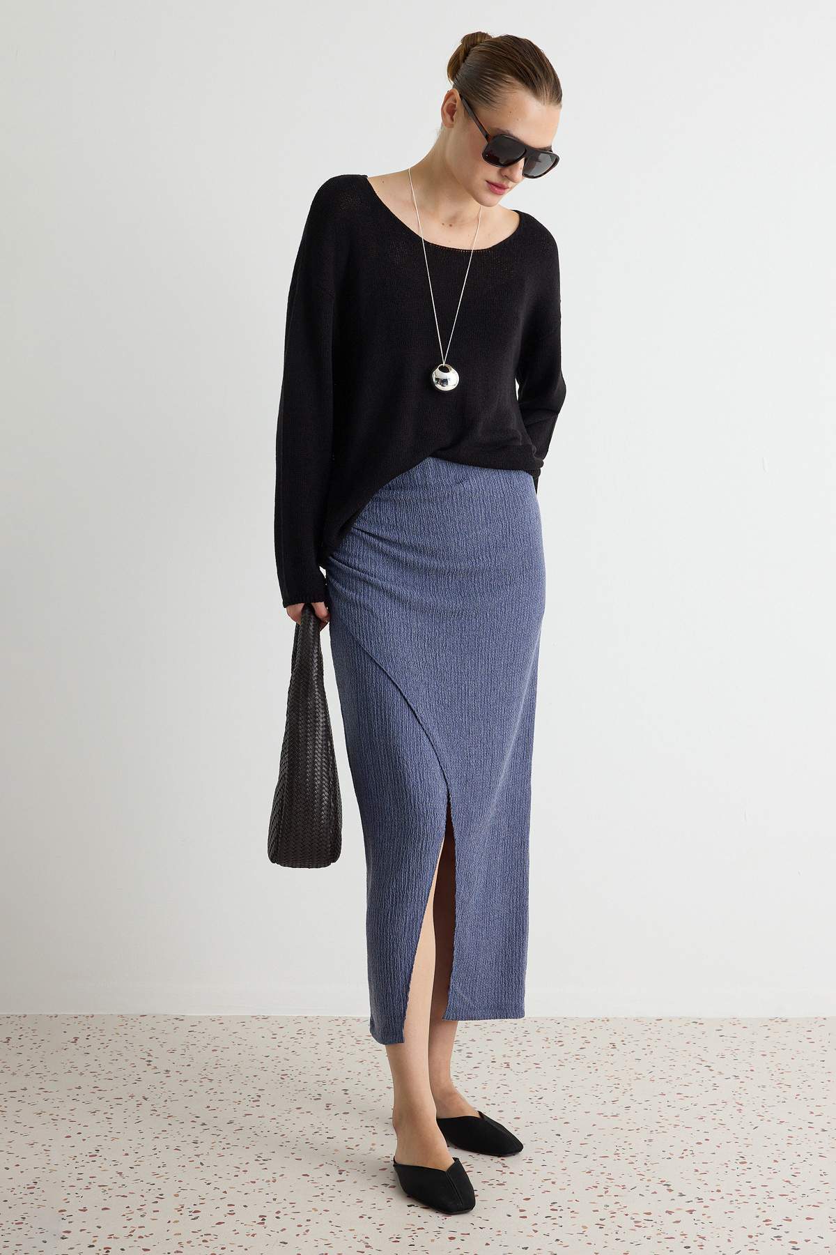 Trendyolmilla Indigo Kruvaze Dokulu Büzgü/Drape Detaylı Midi Etek TWOAW25ET00108