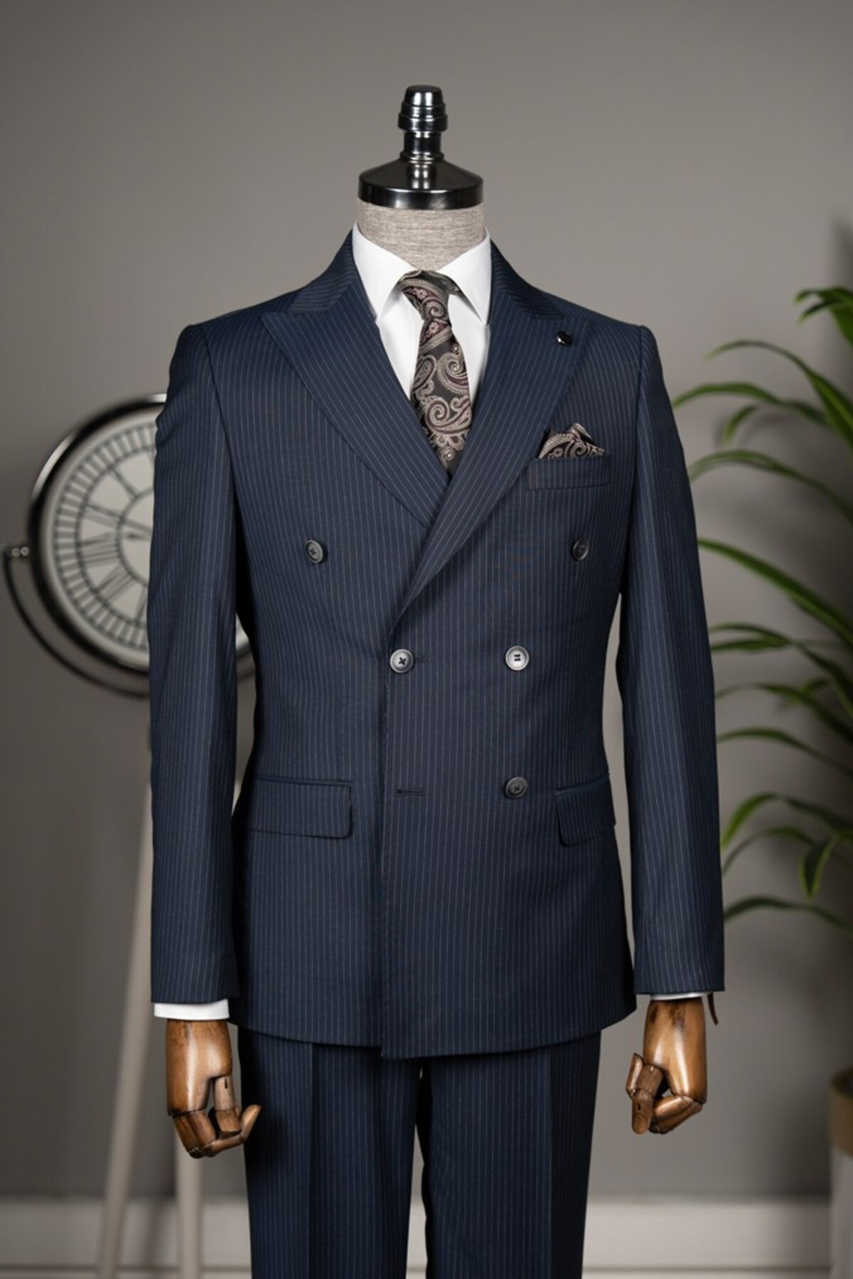 Terzi Ayhan Classics Kruvaze Çizgili Takım Elbise –SlimFit 1 beden büyük tercih ediniz.