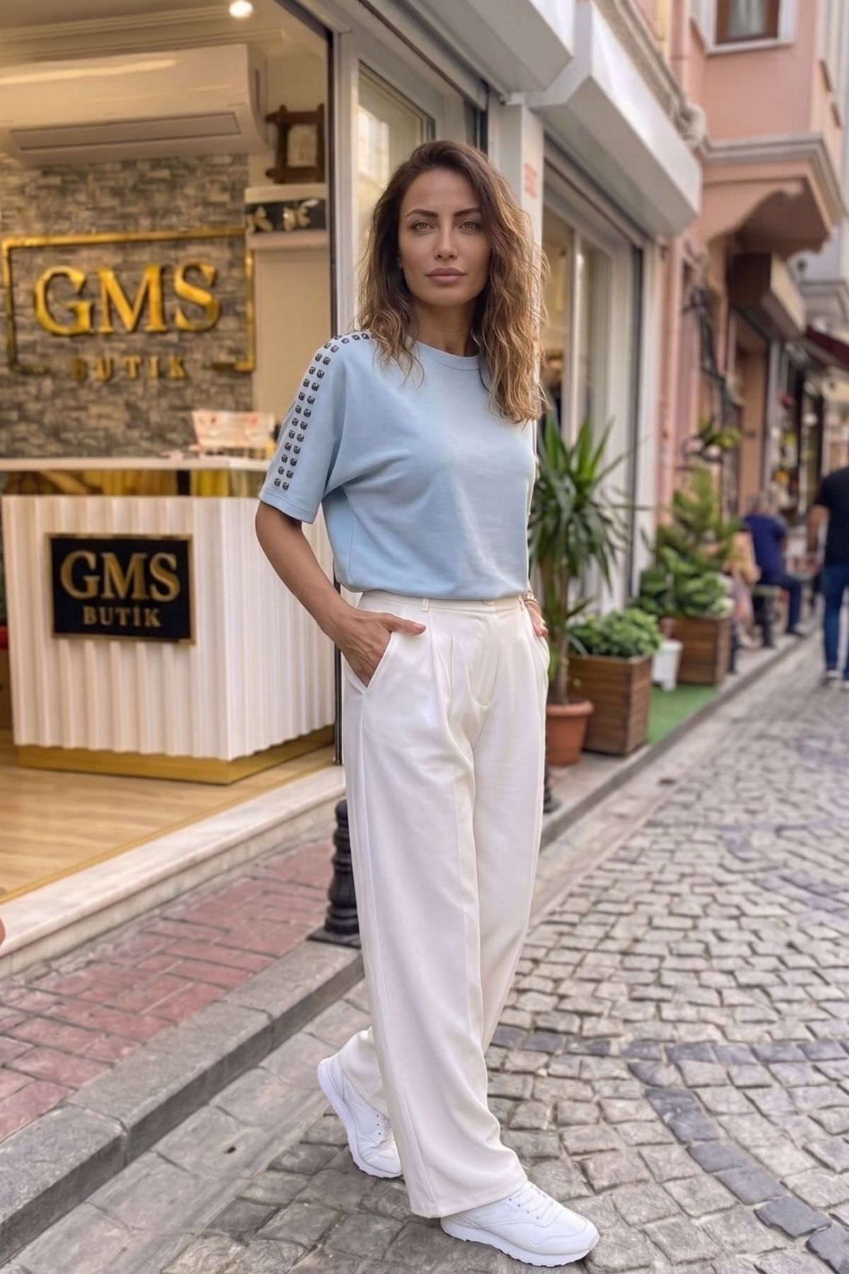 OVERSIZE WITH METALLIC STONE BLOUSE