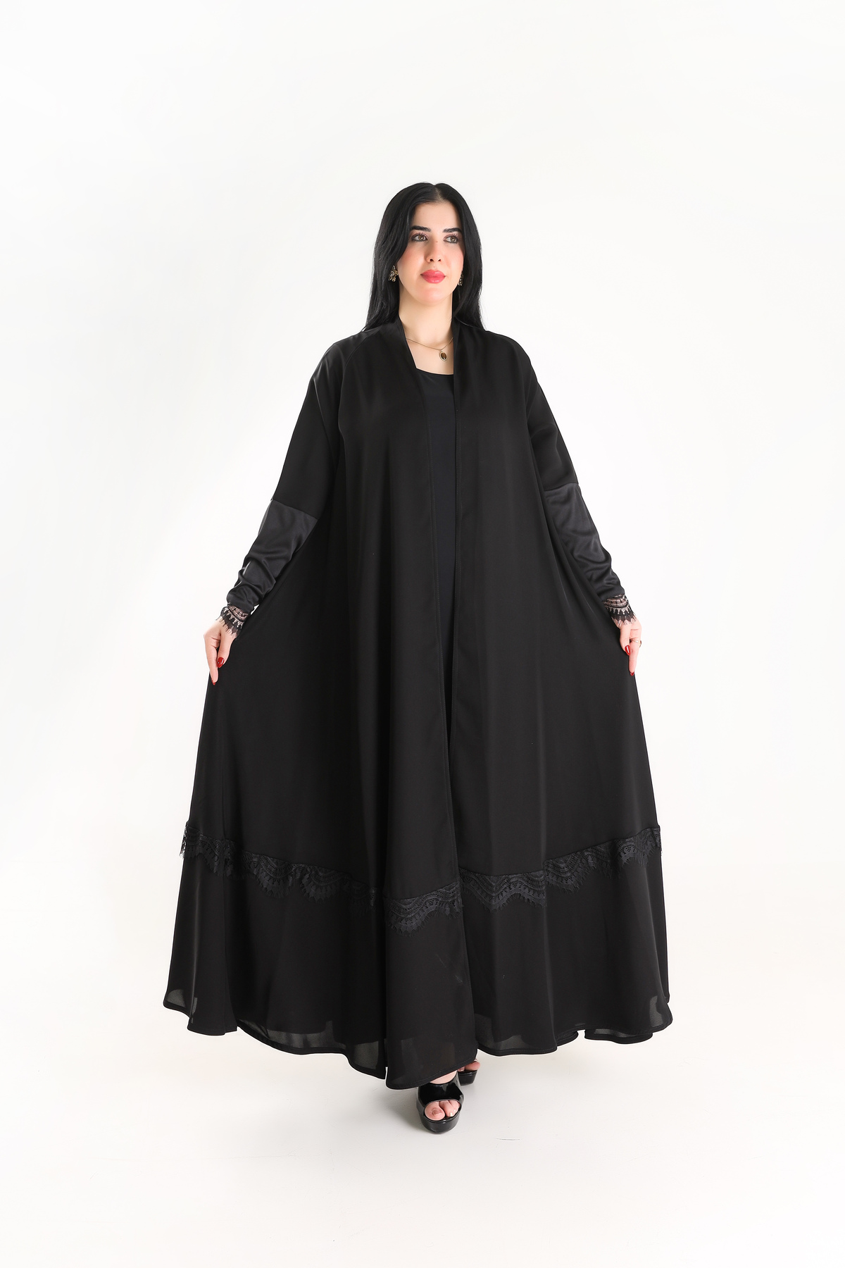 YOU ABAYA عباية دارين قصه دبل كلوش كم استرتش مع دنتيل اسود بقماش بلاك بيري لو...