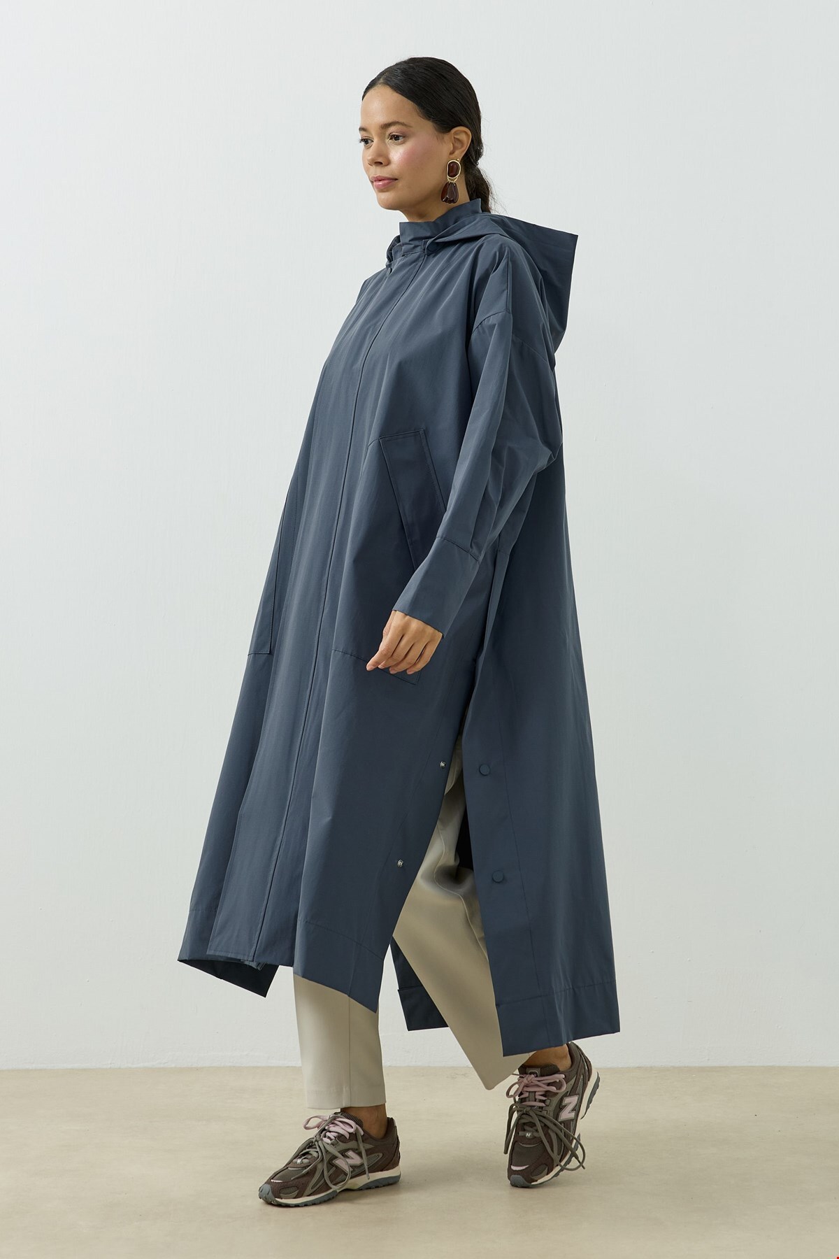 QANU Kapüşonlu Oversize Yağmurluk İndigo görsel 2