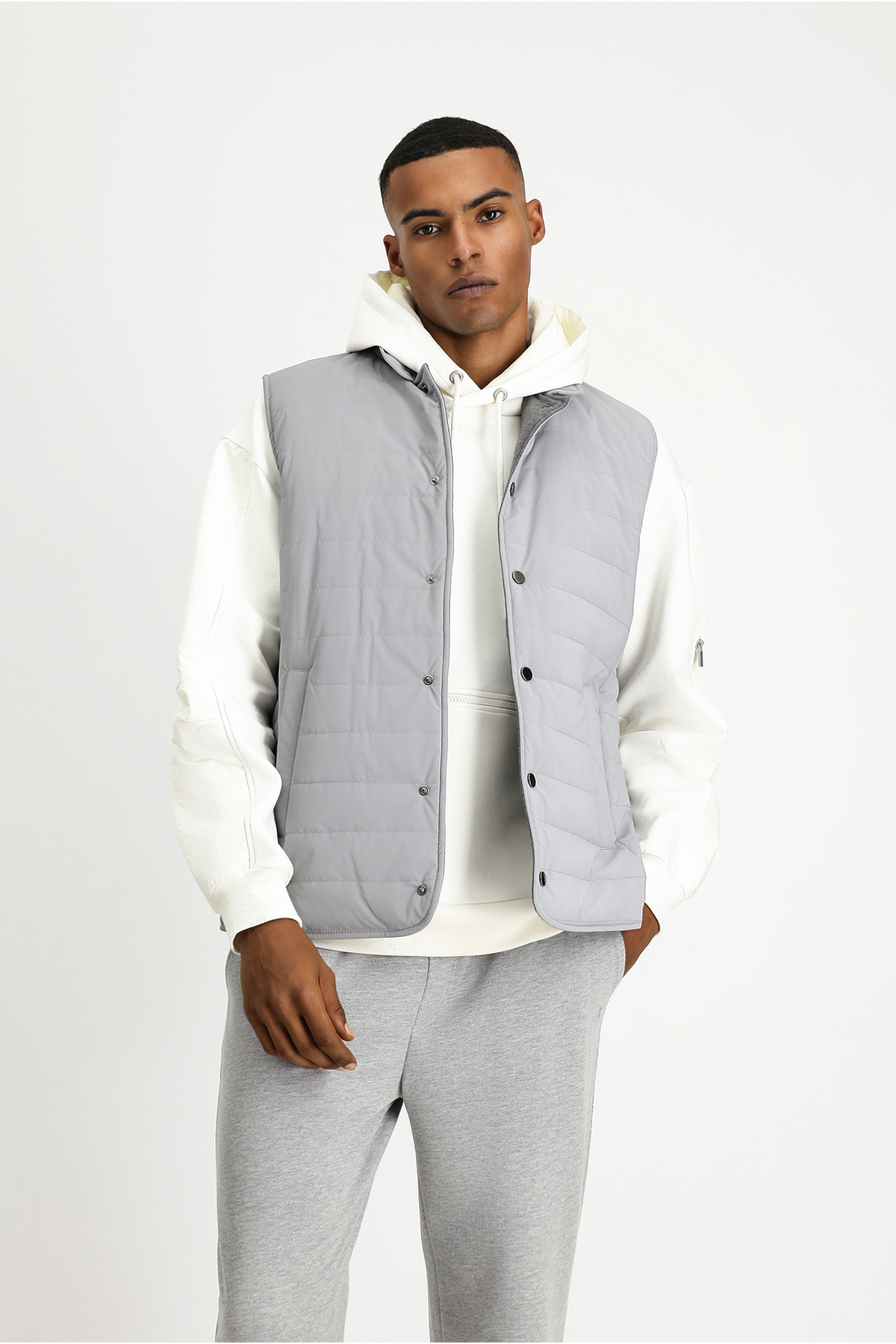 Kiğılı Slim Fit Dar Kesim Dik Yaka Çıtçıtlı Cepli Spor Kapitone Yelek
