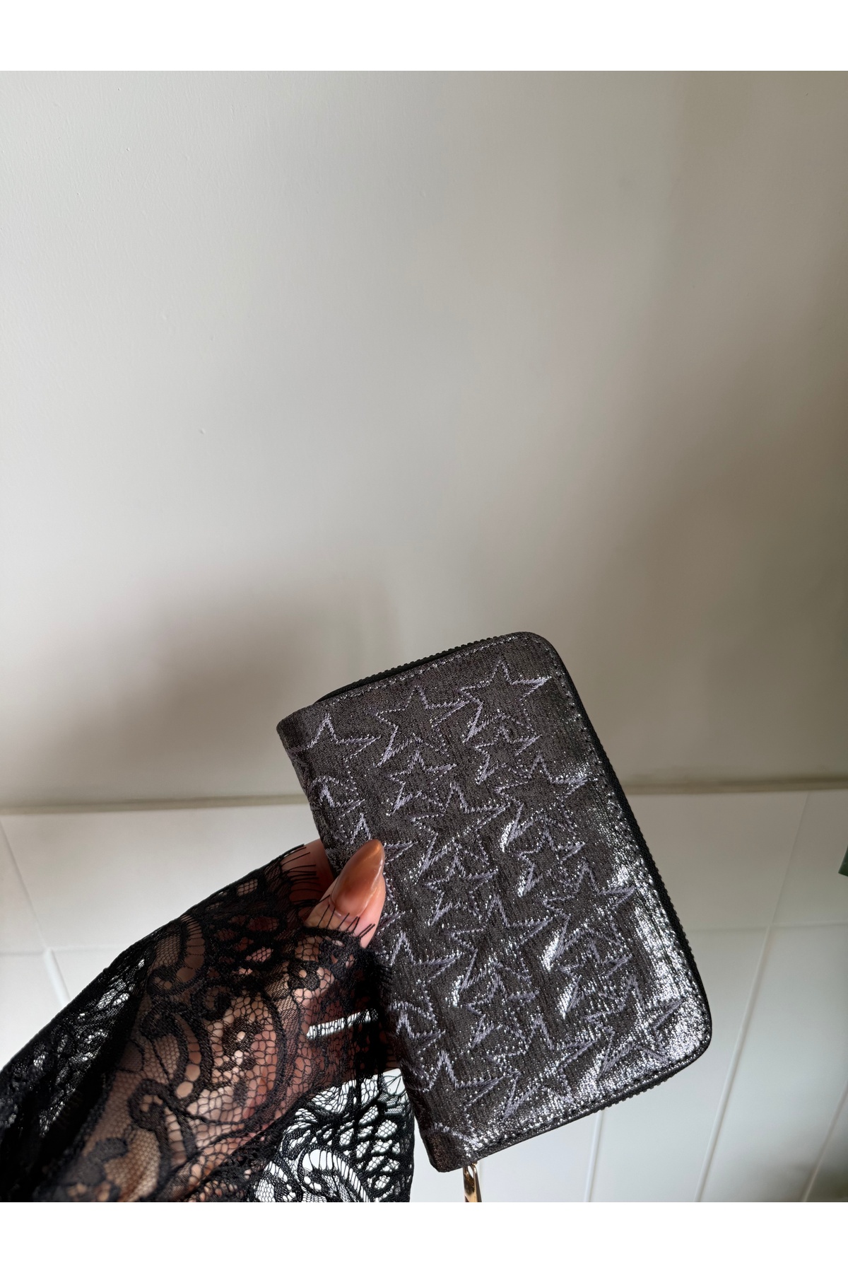Women's Star Sewn Medium Glossy Wallet
