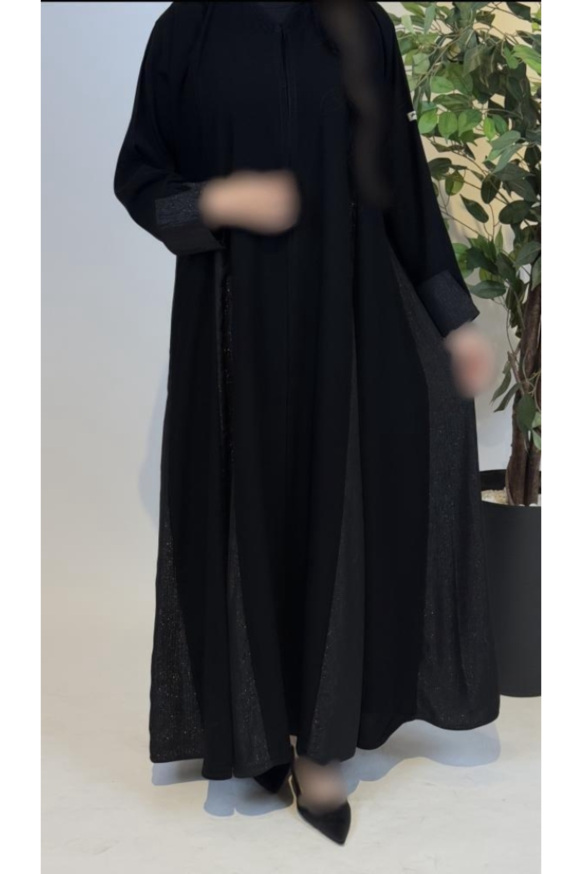 عباية نسائية لامعة