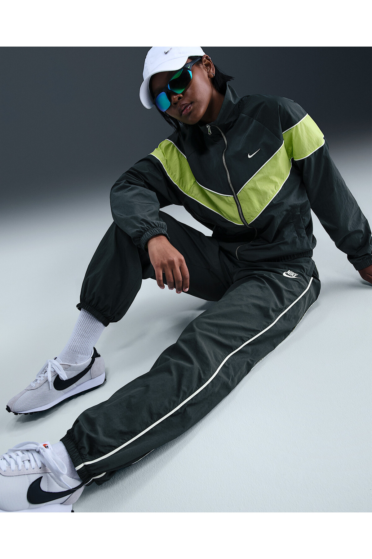 Nike Sportswear Essentials Windrunner Loose UV Woven Lined Full