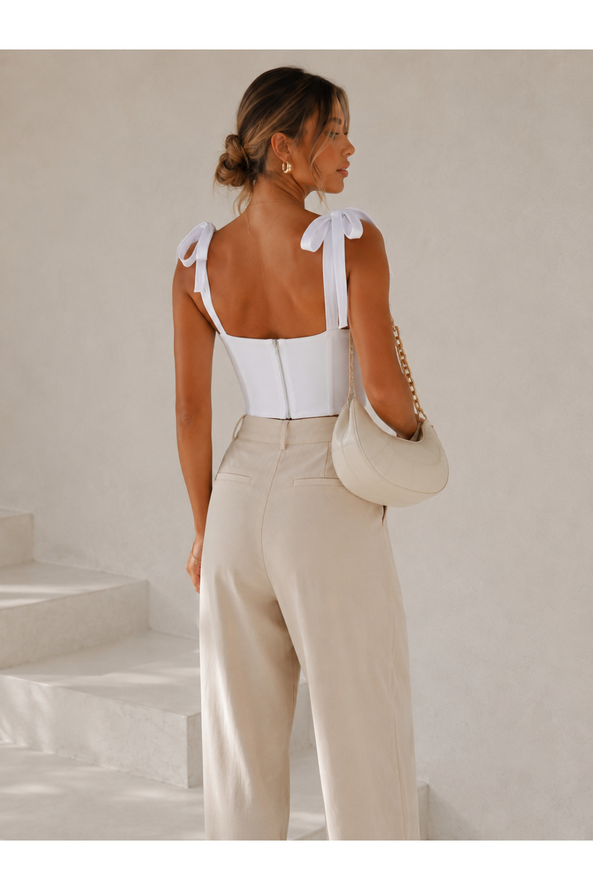 SHEBARA OMUZ BAĞLAMALI BALENLİ BEYAZ CROP görsel 2