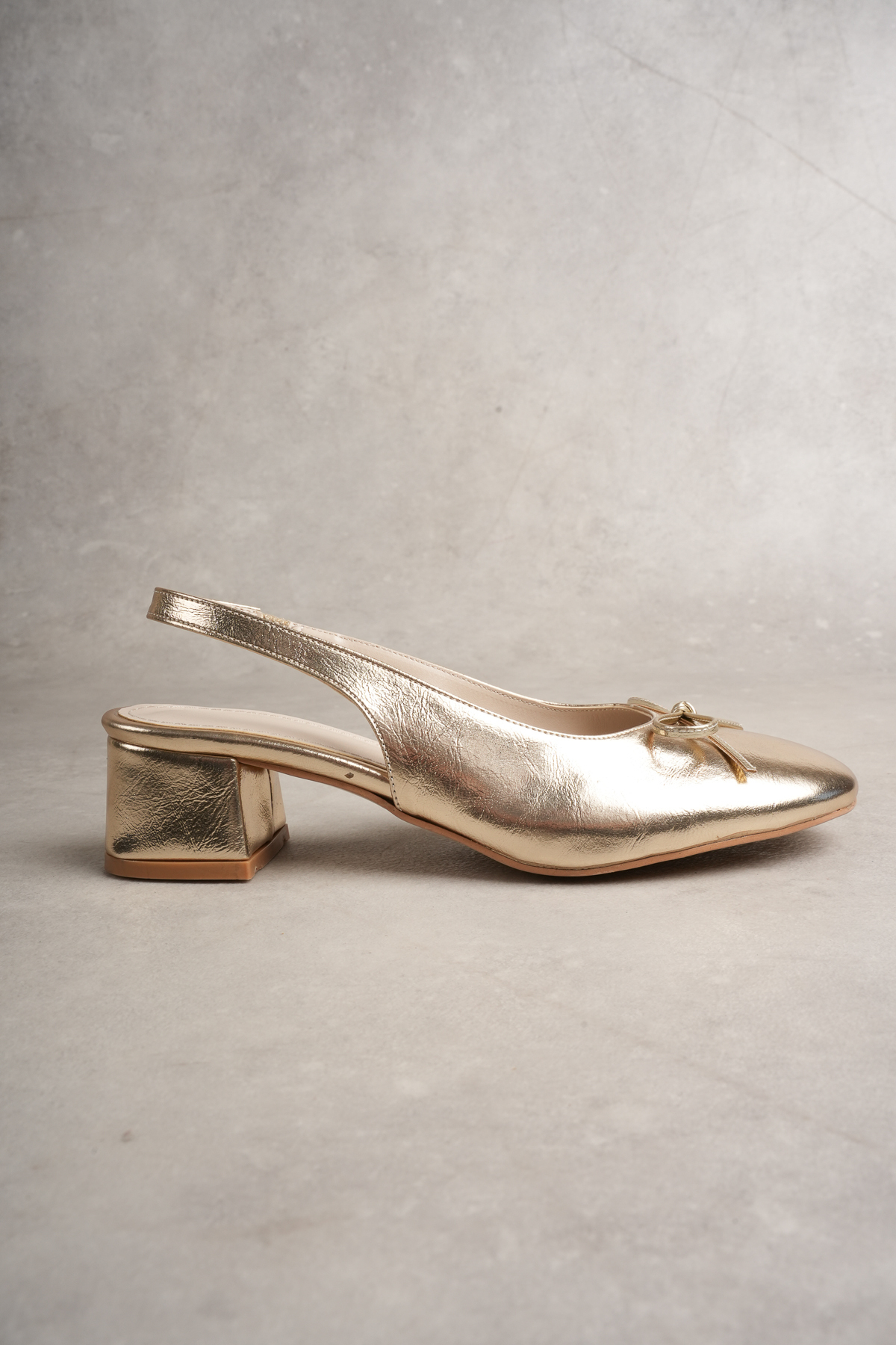 GÜZEL SHOES Altın Rengi Kadın Fiyonk Detaylı Modern Kare Burunlu Topuklu Ayakkabı görsel 3