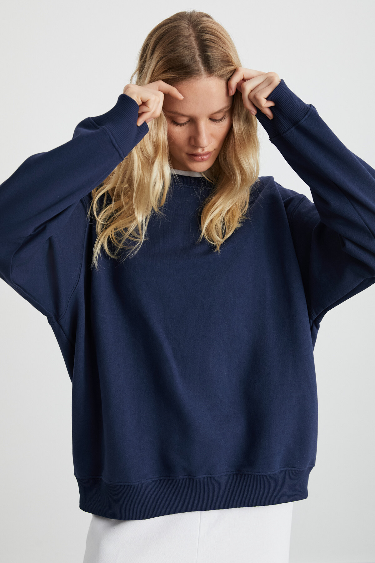 ETHIQUET KARIUS Kadın Organik Pamuklu İçi Polarlı Oversize Yuvarlak Yakalı Lacivert Sweatshirt görsel 6