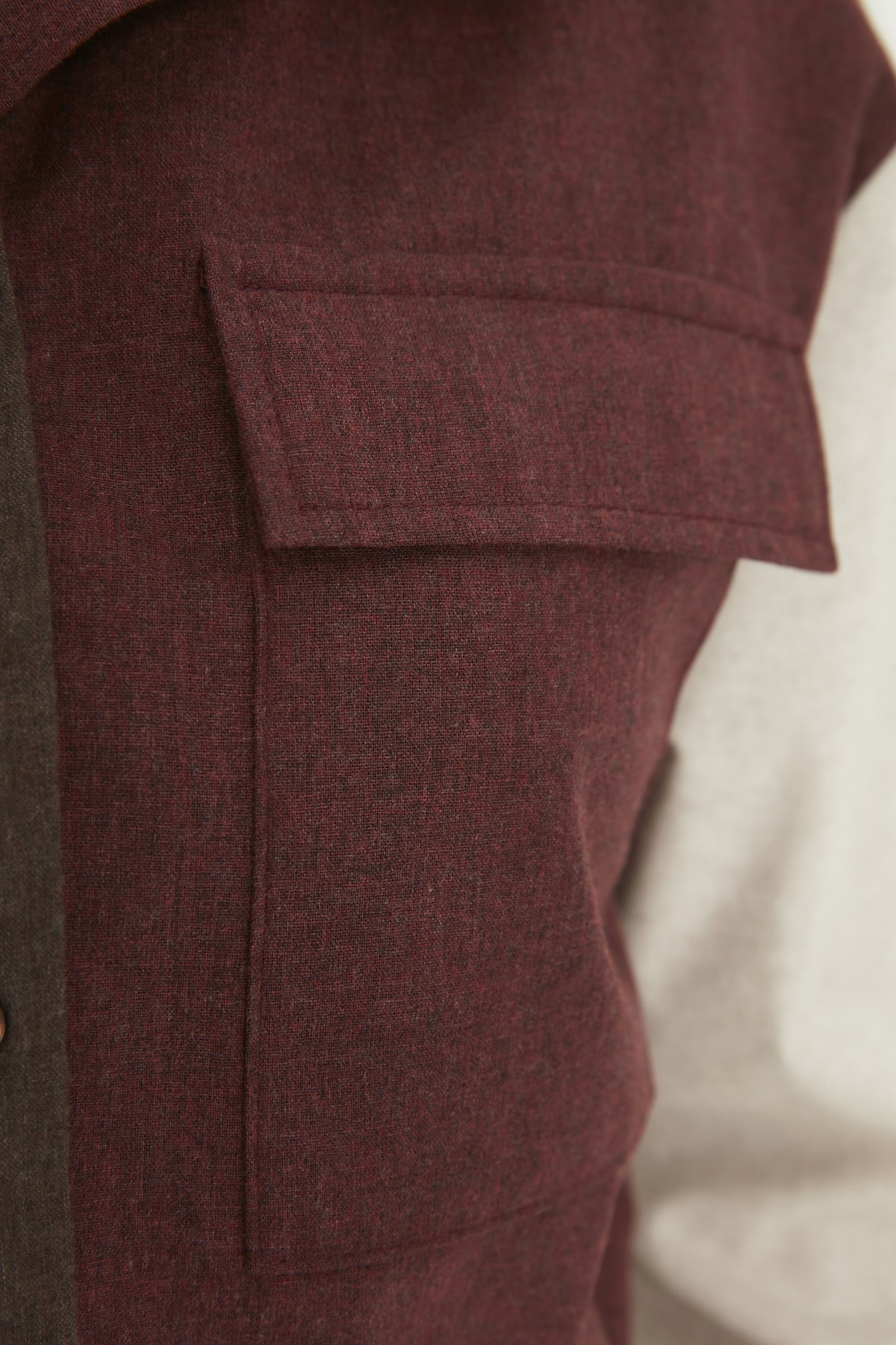 Trendyol Collection Tkana koszula zapinana na guziki w kolorze brązowym TWOAW22GO0492