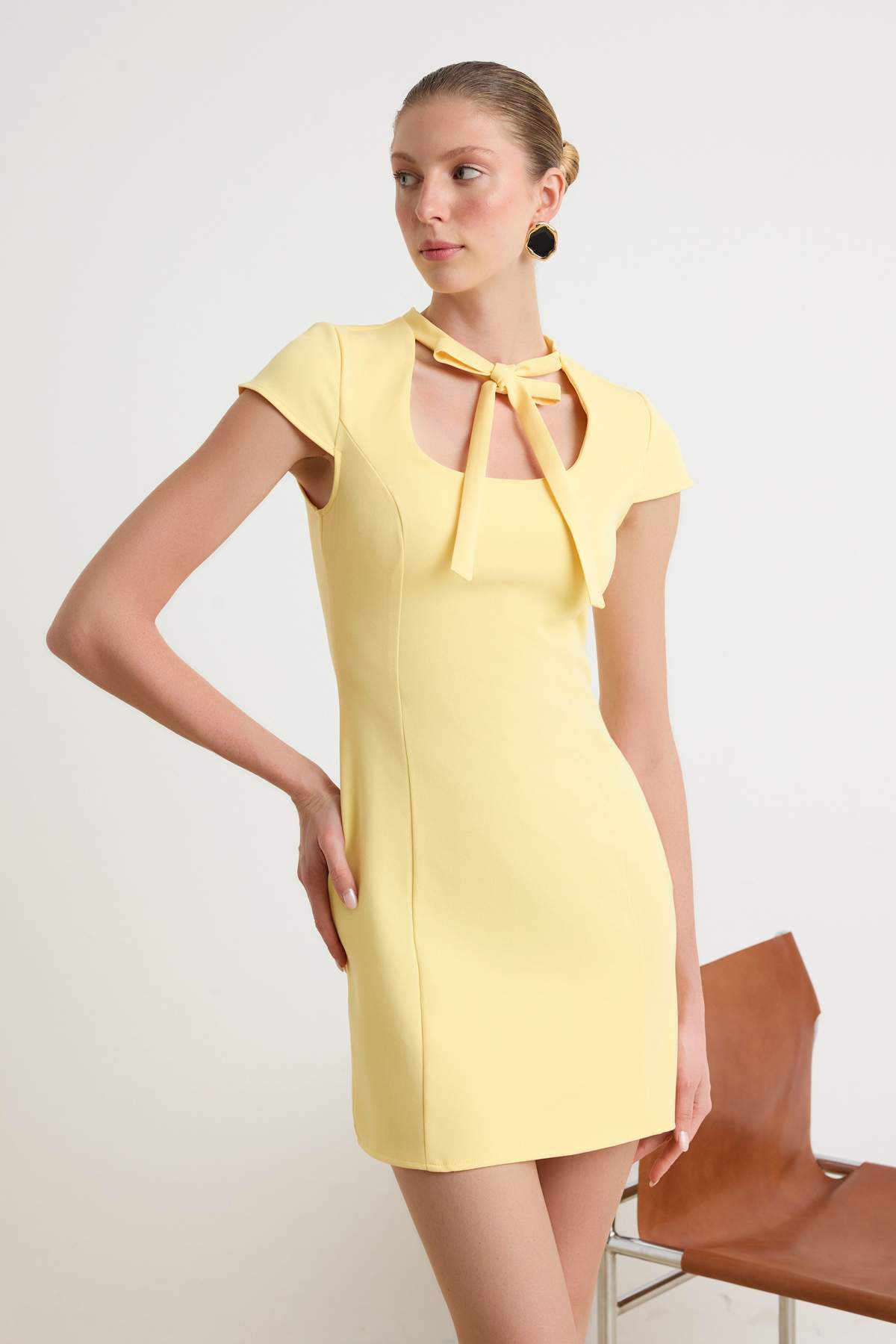 Trendyolmilla Sarı Düz Kısa / Mini Dokuma Elbise TWOSS26EL00702