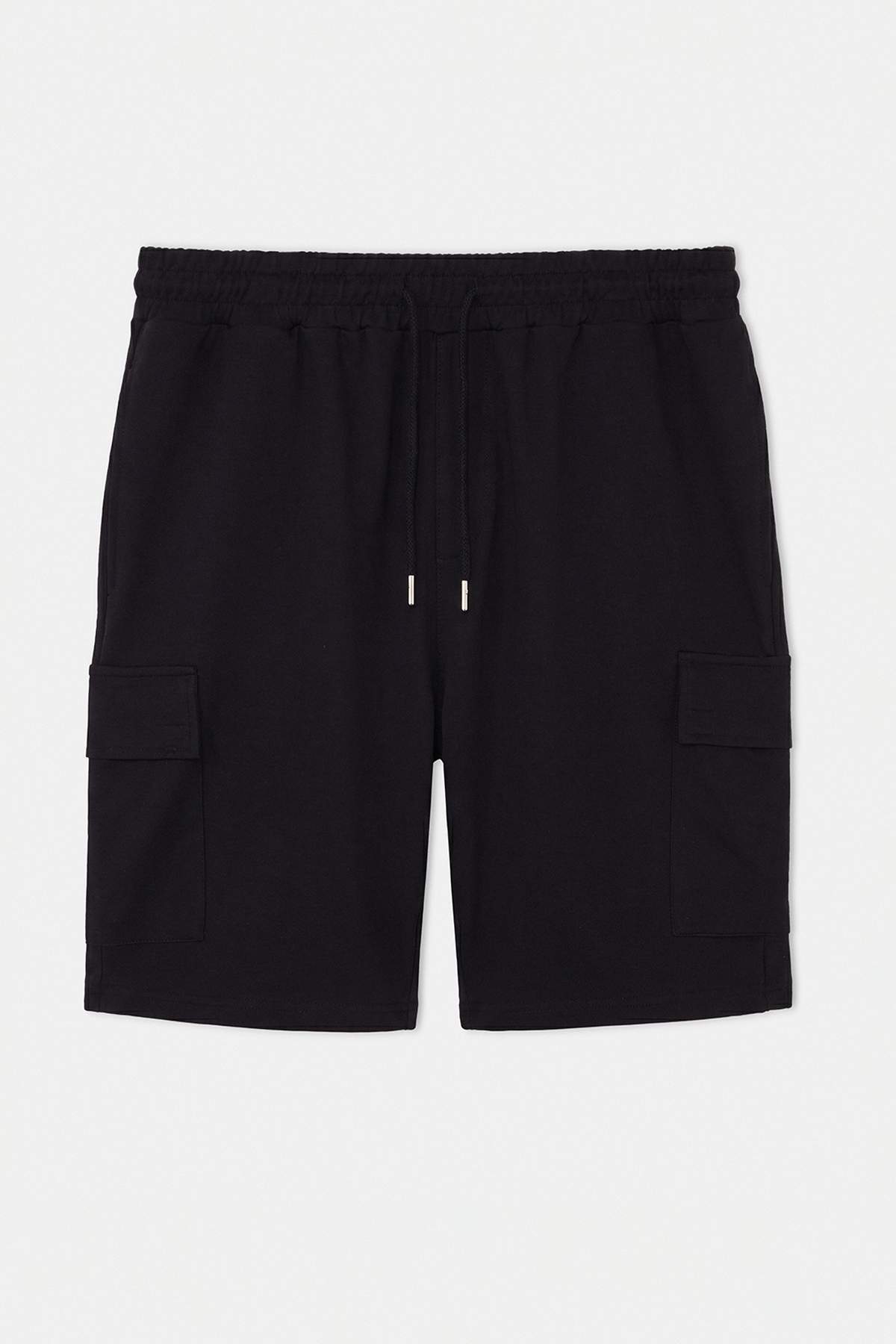 Trendyolmilla Man Büyük Beden Siyah Oversize/Geniş Kesim Lastik Bel Kargo Cep Etiketli Şort TMNSS25AP00005