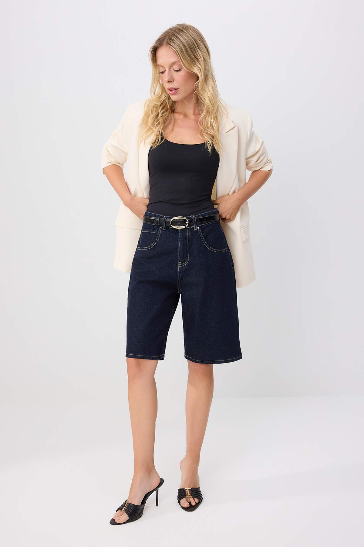 Trendyolmilla Koyu Mavi Şort & Bermuda TWOSS25SR00150