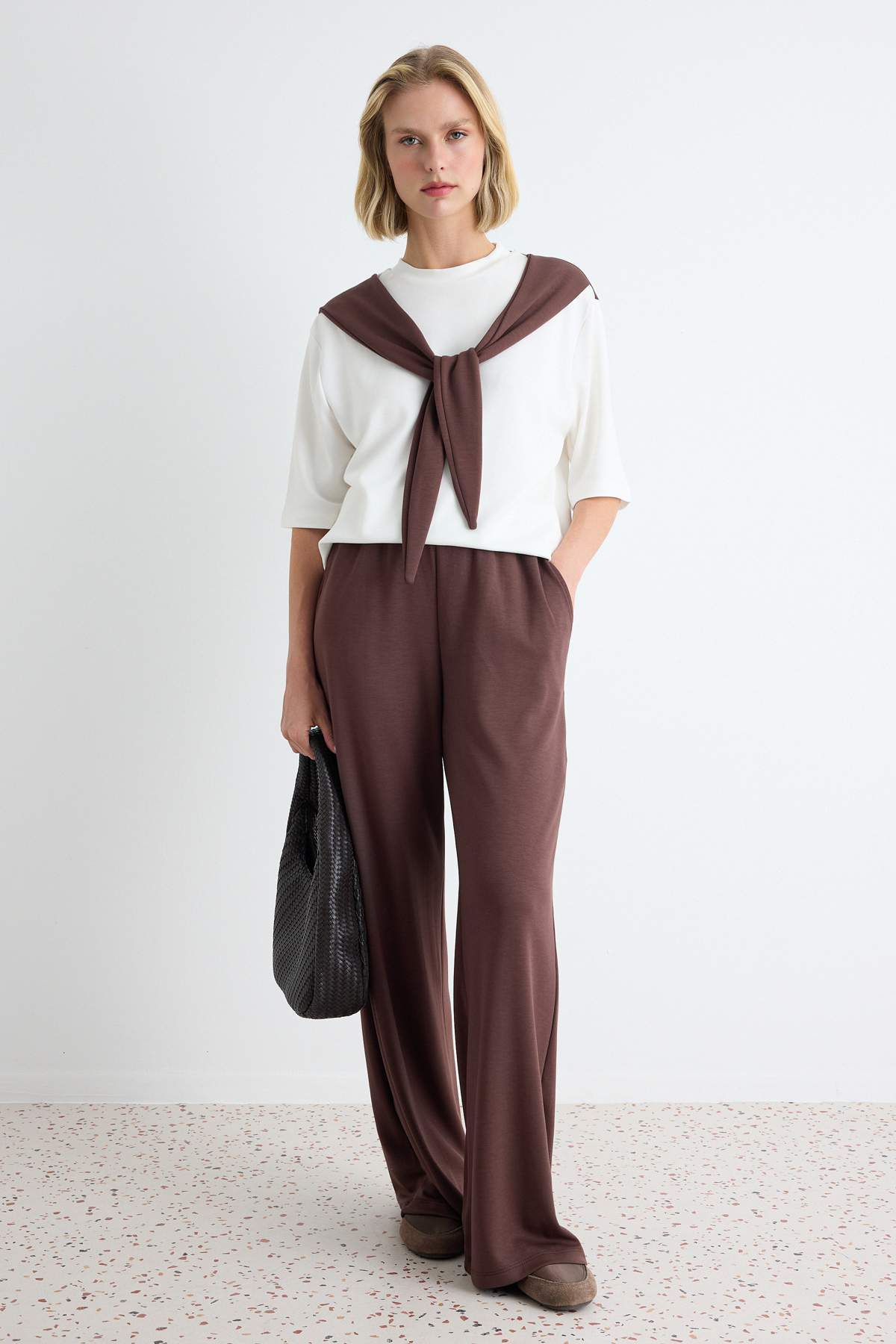 Trendyolmilla Kahverengi Düz Regular Standart Kol Şal Detaylı Silky İnterlok Örme Alt - Üst Takım TWOAW27AU00081