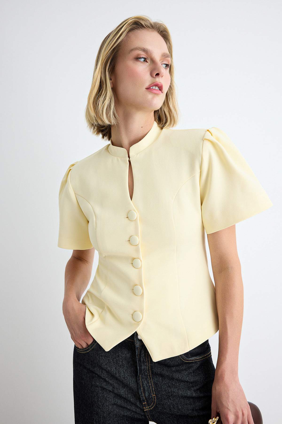 Sarı Fitted/Vücuda Oturan Kısa Kollu Blazer Ceket TWOAW27BC00001