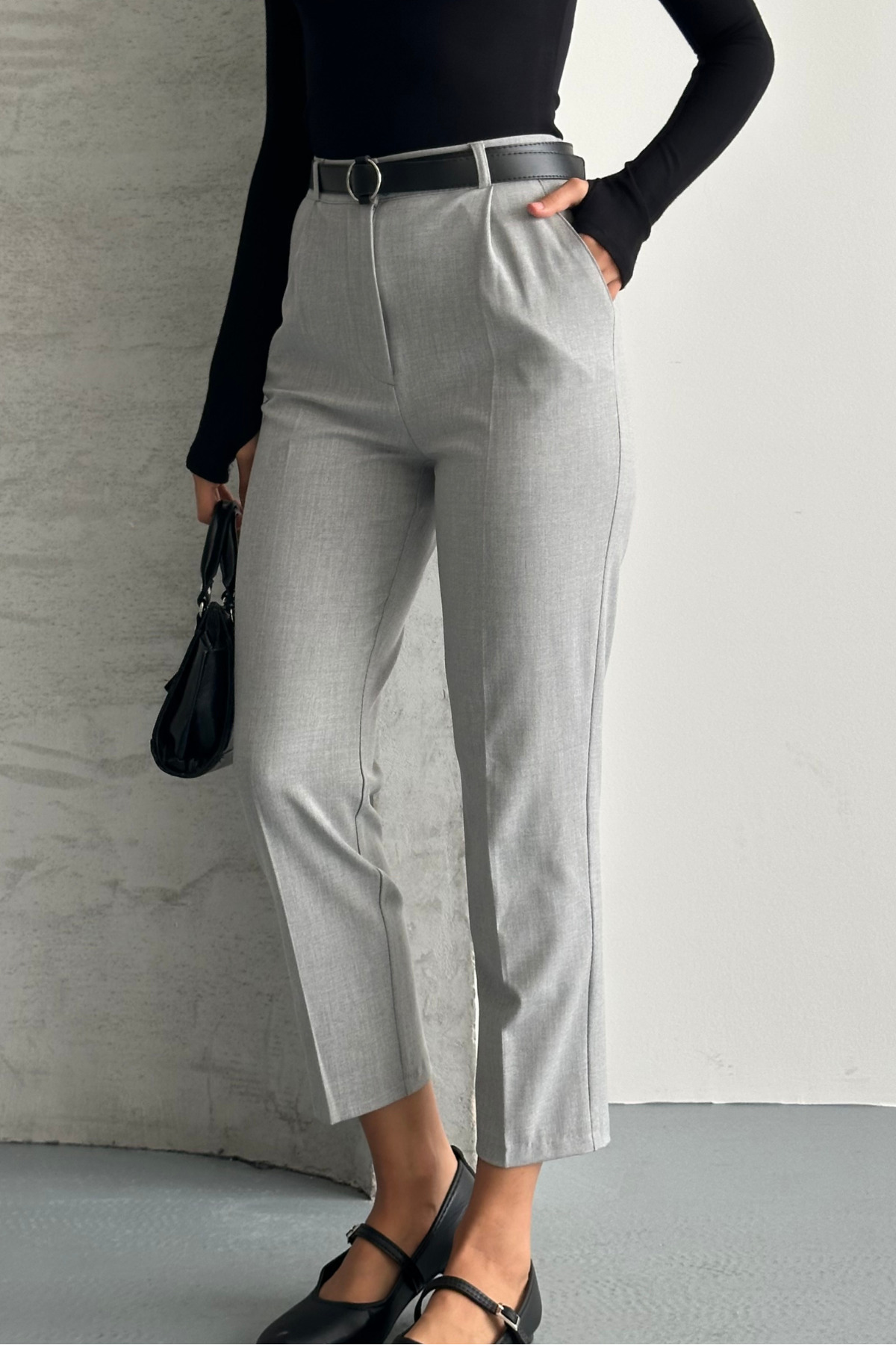 macharel jeans Kadın Dar Paça Pileli Kemerli Kumaş Sıgaret Gri Pantolon görsel 3