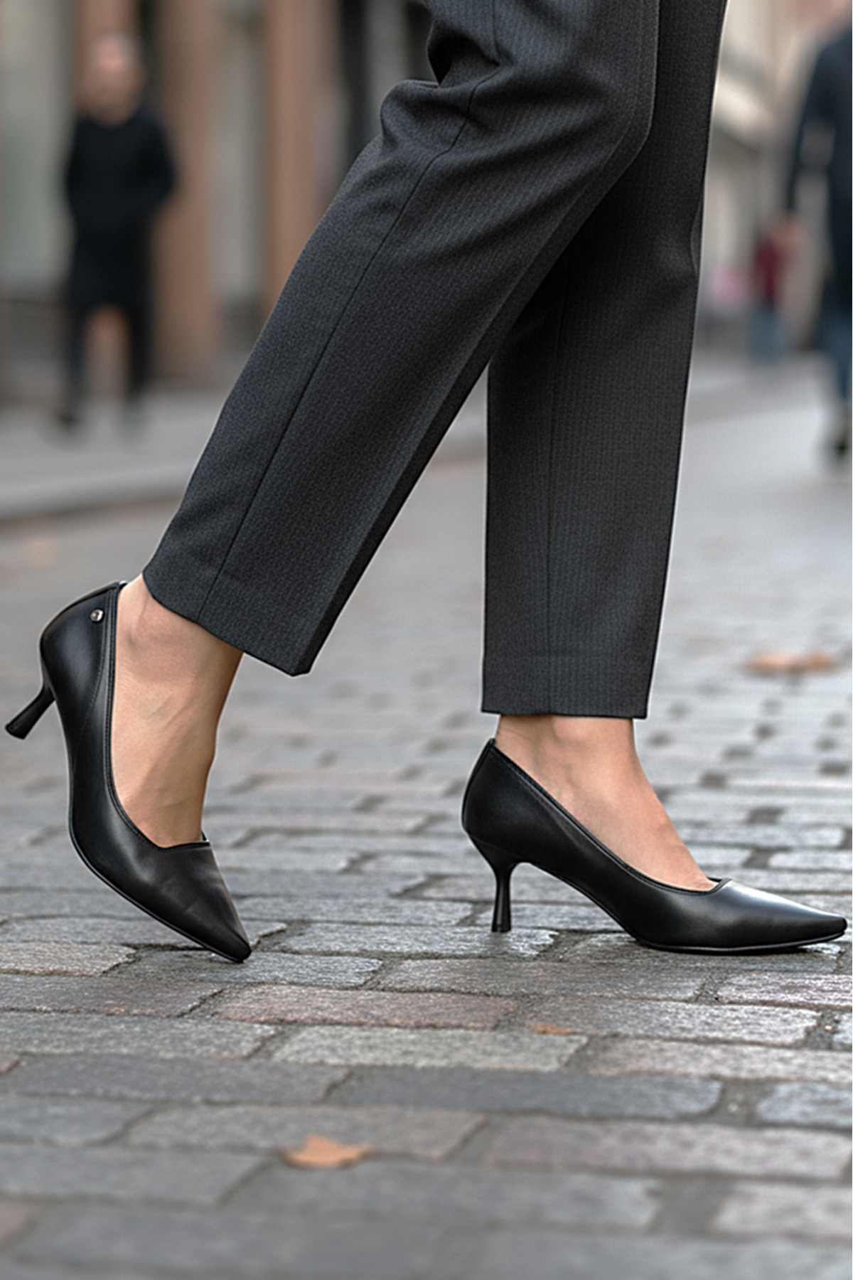 Zelia Flexible Soft Anti-Slip Sole (4 cm) Black Skin Women's High Heels