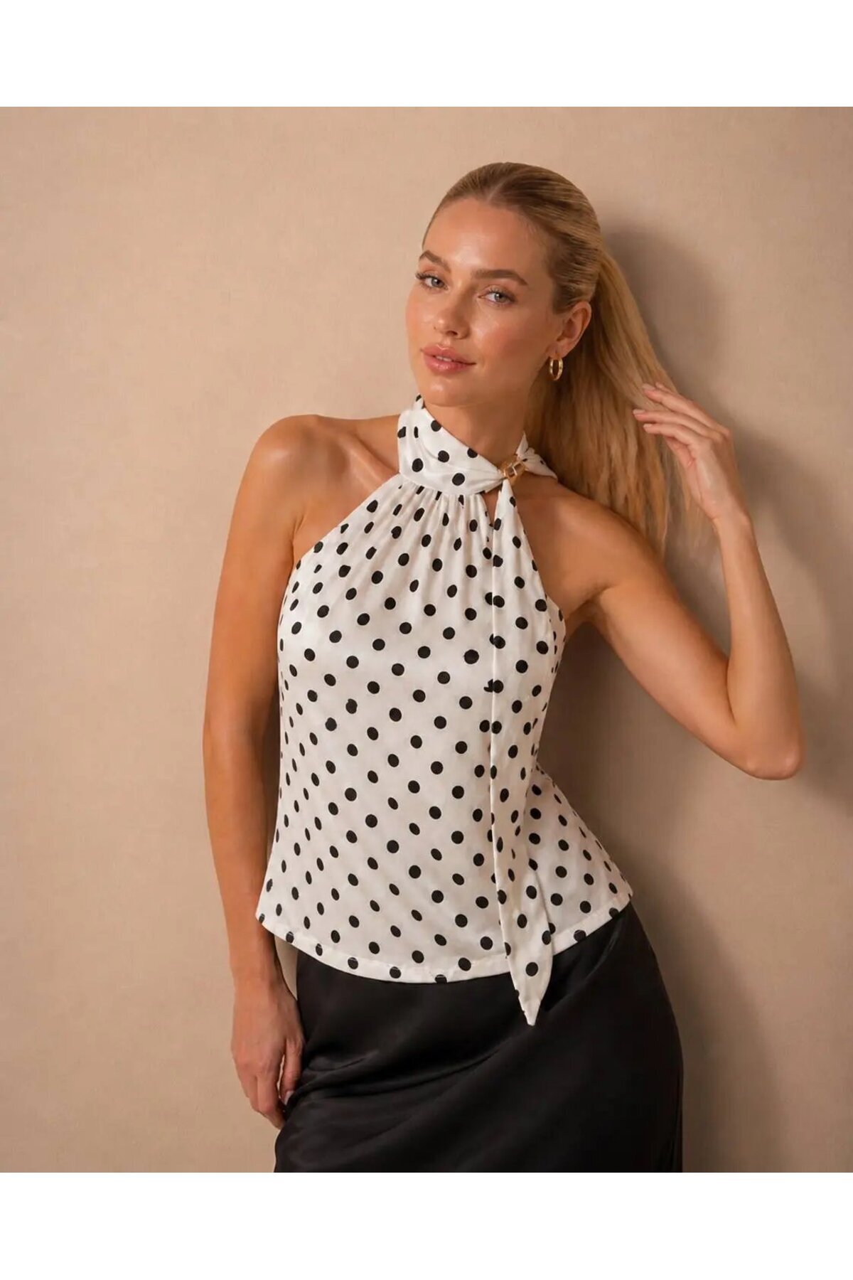 Park Karon  Kadın Fular Detay Puantiyeli Kolsuz Slimfit Örme Bluz 26054