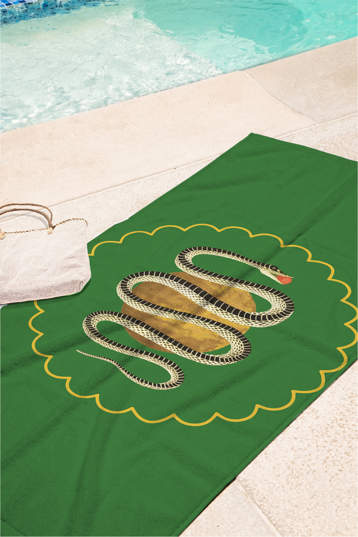 Snake Green Beach Towel - Bohemian Vintage Nature Themed Quick-Drying Microfiber Towel