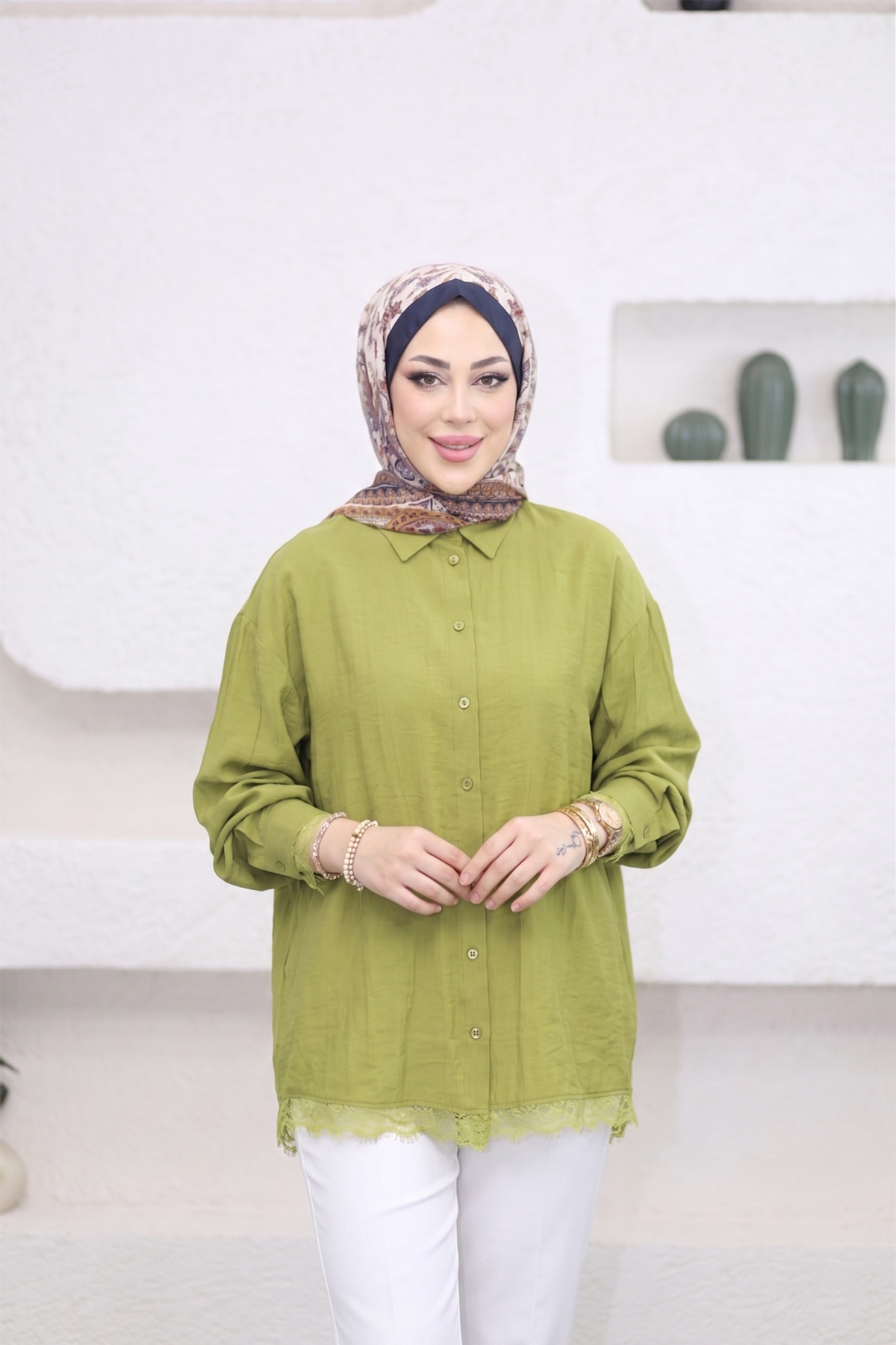 Suede Style  6394 - Şık, Rahat Viva Dantel Detaylı Kadın Gömlek - Görsel 2