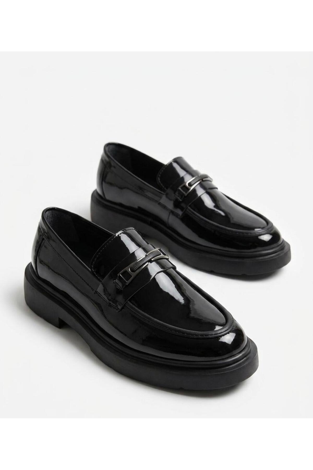 UZN AYAKKABI Erkek Rugan Kundura Ayakkabı Siyah Metal Tokalı Modern Loafer görsel 3